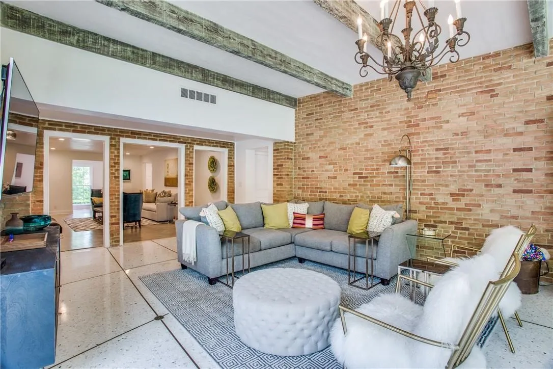 Single Family Residence For Rent in Dallas County , 4804 Alan Dale Lane, Dallas, Texas 75209, 4 Bedroom, 5 Bathroom, 2 Garage spaces, 4,657 Sqft, built in 1938, mls#21353630, Real Estate Agent in Dallas, Homes For Rent in Dallas county, Homes For Rent in Dallas, Realtor in Dallas Texas, Real Estate Brokerage Independent Realty Texas, Luminita Cordes Realtor