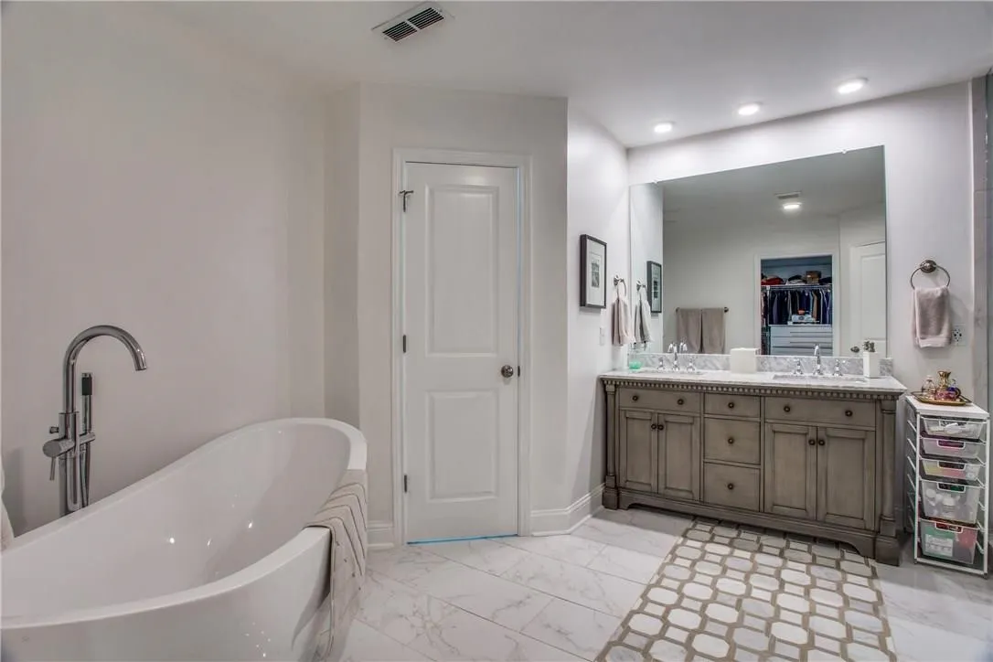 Single Family Residence For Rent in Dallas County , 4804 Alan Dale Lane, Dallas, Texas 75209, 4 Bedroom, 5 Bathroom, 2 Garage spaces, 4,657 Sqft, built in 1938, mls#21353630, Real Estate Agent in Dallas, Homes For Rent in Dallas county, Homes For Rent in Dallas, Realtor in Dallas Texas, Real Estate Brokerage Independent Realty Texas, Luminita Cordes Realtor