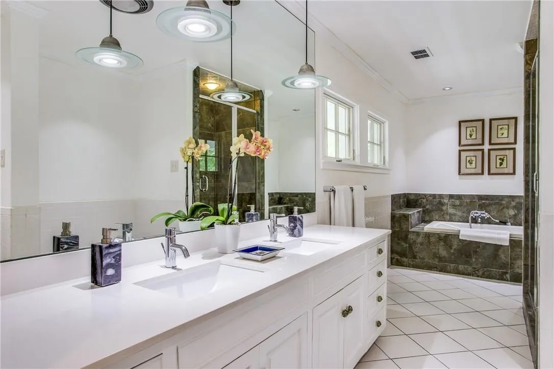 Single Family Residence For Rent in Dallas County , 4804 Alan Dale Lane, Dallas, Texas 75209, 4 Bedroom, 5 Bathroom, 2 Garage spaces, 4,657 Sqft, built in 1938, mls#21353630, Real Estate Agent in Dallas, Homes For Rent in Dallas county, Homes For Rent in Dallas, Realtor in Dallas Texas, Real Estate Brokerage Independent Realty Texas, Luminita Cordes Realtor