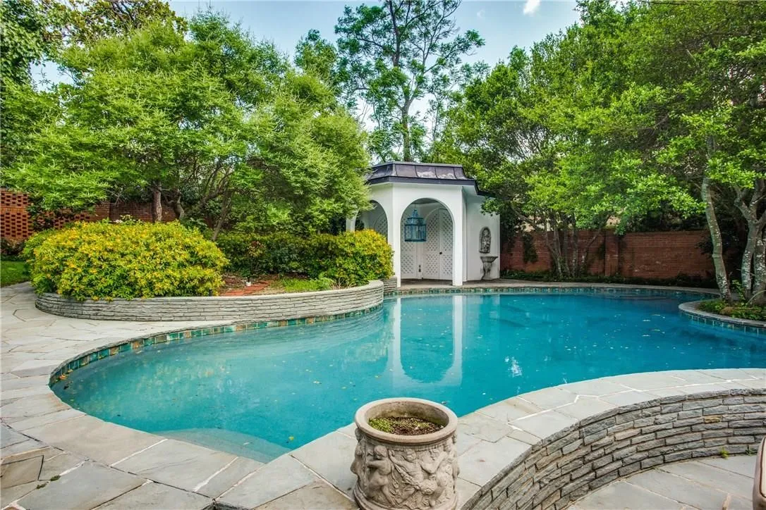 Single Family Residence For Rent in Dallas County , 4804 Alan Dale Lane, Dallas, Texas 75209, 4 Bedroom, 5 Bathroom, 2 Garage spaces, 4,657 Sqft, built in 1938, mls#21353630, Real Estate Agent in Dallas, Homes For Rent in Dallas county, Homes For Rent in Dallas, Realtor in Dallas Texas, Real Estate Brokerage Independent Realty Texas, Luminita Cordes Realtor