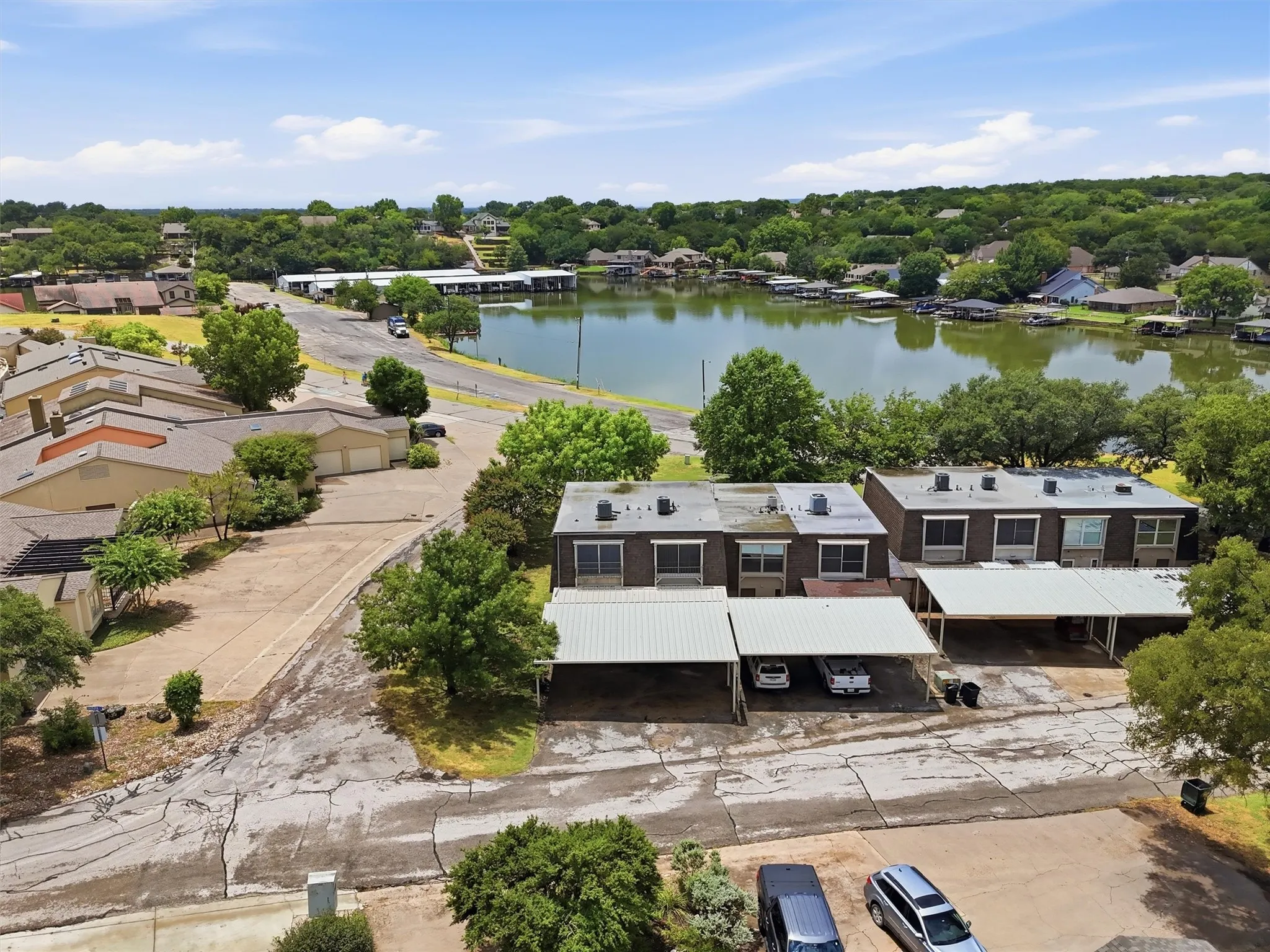 Townhouse For Rent in Hood County , 4318 Overlook Court, Granbury, Texas 76049, 2 Bedroom, 2 Bathroom, Garage spaces, 1,188 Sqft, built in 1974, mls#21353044, Real Estate Agent in Granbury, Homes For Rent in Hood county, Homes For Rent in Granbury, Realtor in Granbury Texas, Real Estate Brokerage Independent Realty Texas, Luminita Cordes Realtor