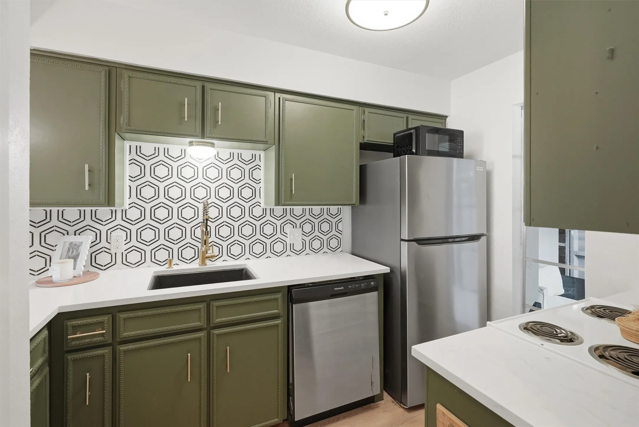 Townhouse For Rent in Hood County , 4318 Overlook Court, Granbury, Texas 76049, 2 Bedroom, 2 Bathroom, Garage spaces, 1,188 Sqft, built in 1974, mls#21353044, Real Estate Agent in Granbury, Homes For Rent in Hood county, Homes For Rent in Granbury, Realtor in Granbury Texas, Real Estate Brokerage Independent Realty Texas, Luminita Cordes Realtor