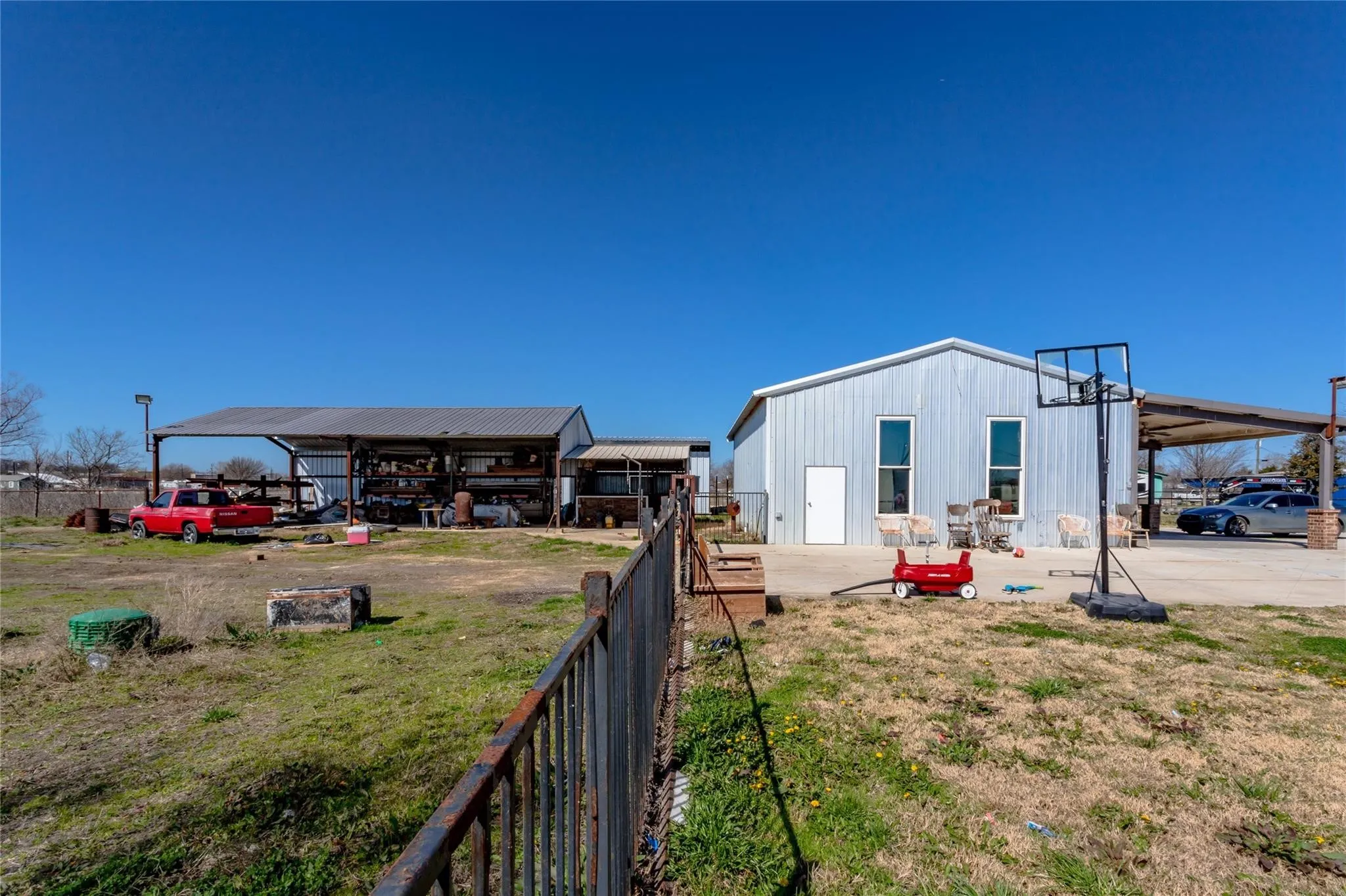 Single Family Residence For Sale in Johnson County , 8900 Holly Road, Alvarado, Texas 76009, 5 Bedroom, 3 Bathroom, 2 Garage spaces, 3,828 Sqft, built in 2018, mls#21353539, Real Estate Agent in Alvarado, Homes For Sale in Johnson county, Homes For Sale in Alvarado, Realtor in Alvarado Texas, Real Estate Brokerage Independent Realty Texas, Luminita Cordes Realtor
