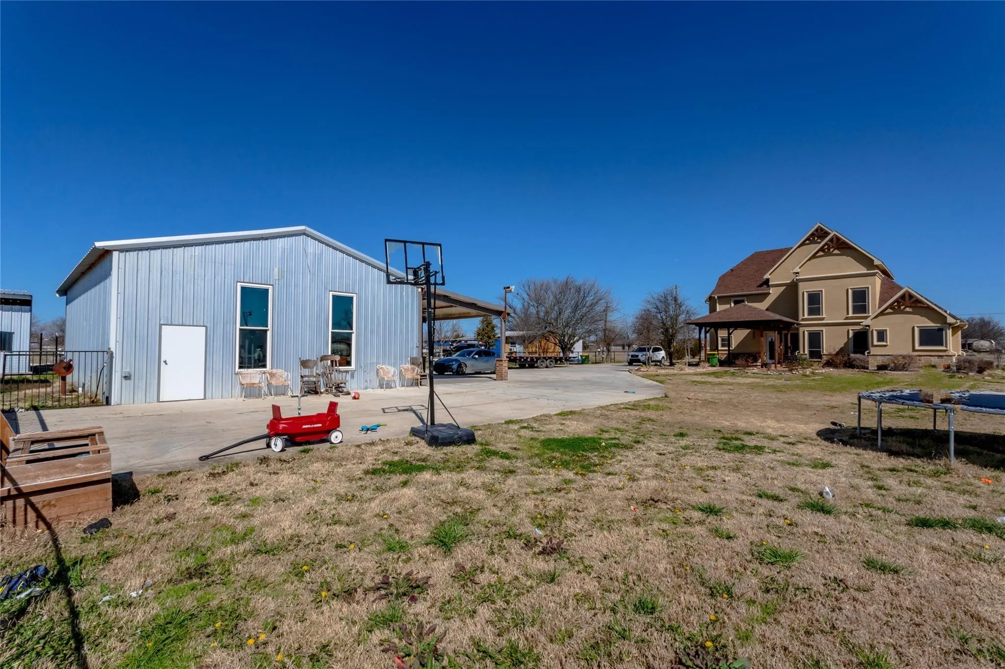 Single Family Residence For Sale in Johnson County , 8900 Holly Road, Alvarado, Texas 76009, 5 Bedroom, 3 Bathroom, 2 Garage spaces, 3,828 Sqft, built in 2018, mls#21353539, Real Estate Agent in Alvarado, Homes For Sale in Johnson county, Homes For Sale in Alvarado, Realtor in Alvarado Texas, Real Estate Brokerage Independent Realty Texas, Luminita Cordes Realtor