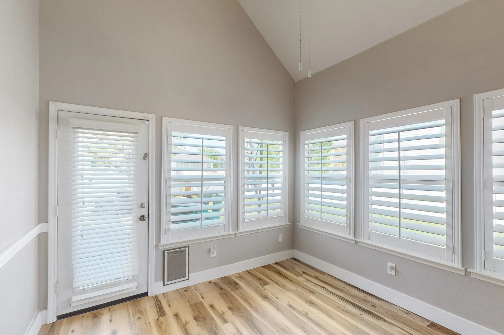 Single Family Residence For Sale in Denton County , 1225 Long Leaf Drive, Savannah, Texas 76227, 4 Bedroom, 4 Bathroom, 2 Garage spaces, 3,174 Sqft, built in 2007, mls#21353637, Real Estate Agent in Savannah, Homes For Sale in Denton county, Homes For Sale in Savannah, Realtor in Savannah Texas, Real Estate Brokerage Independent Realty Texas, Luminita Cordes Realtor