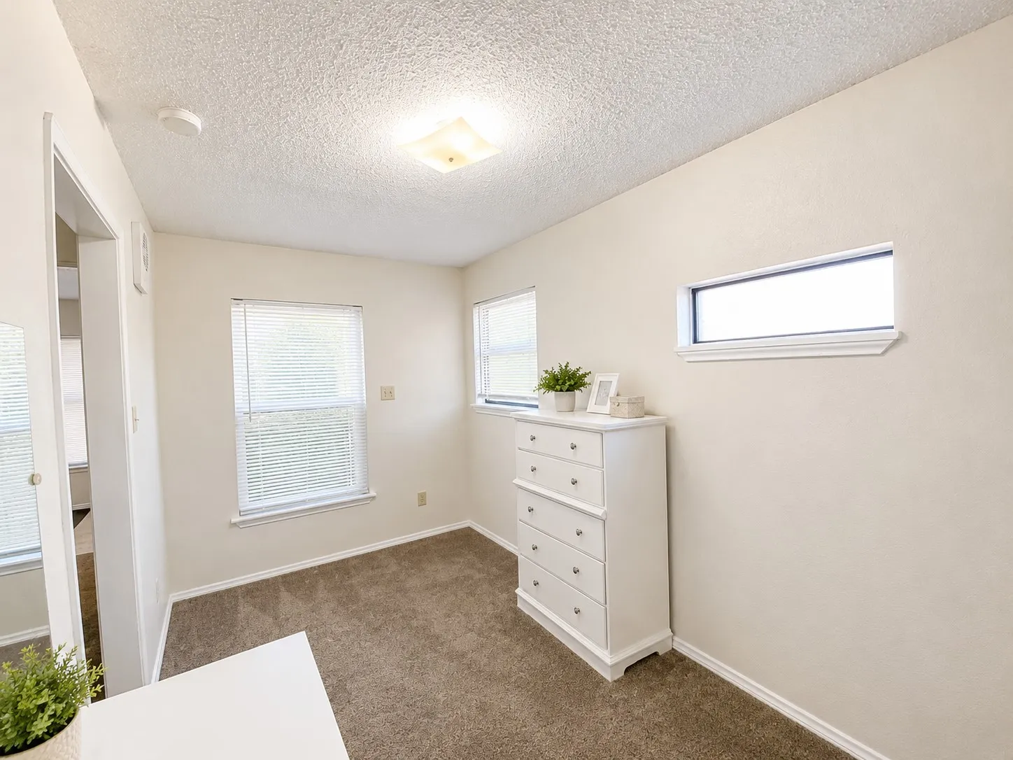Apartment For Rent in Denton County , 910 Hillside Beach Drive, Little Elm, Texas 75068, 1 Bedroom, 1 Bathroom, Garage spaces, 750 Sqft, built in 1965, mls#21352316, Real Estate Agent in Little Elm, Homes For Rent in Denton county, Homes For Rent in Little Elm, Realtor in Little Elm Texas, Real Estate Brokerage Independent Realty Texas, Luminita Cordes Realtor