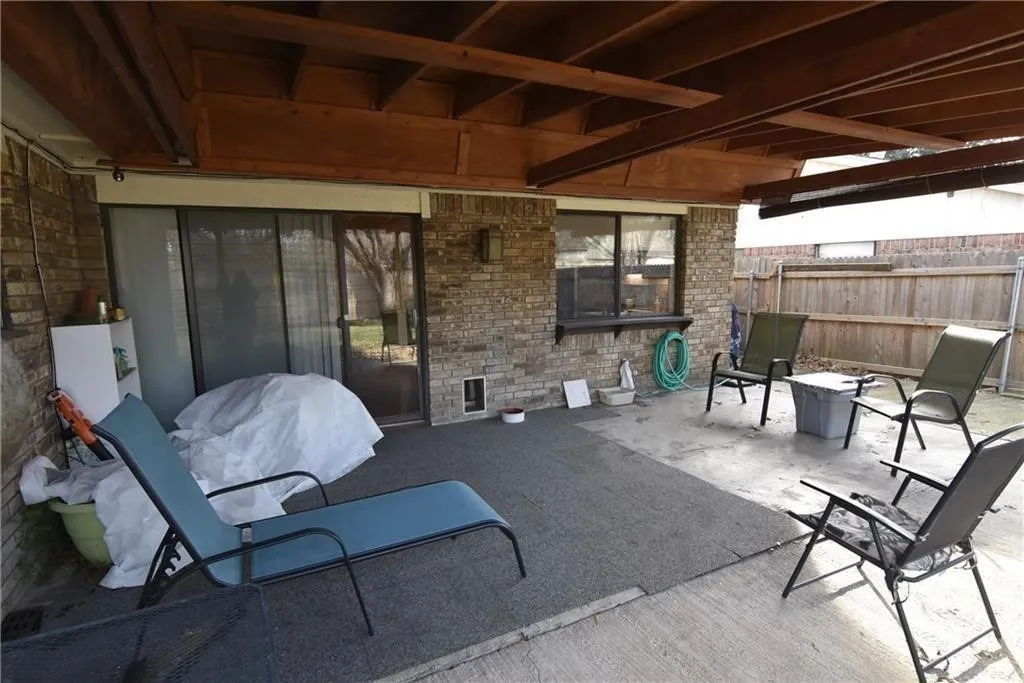 Single Family Residence For Rent in Tarrant County , 1309 San Marcos Drive, Arlington, Texas 76012, 3 Bedrooms, 2 Bathrooms, 2 Garage spaces, 1,780 Sqft, built in 1976, Price $2,250, mls#21344598, Real Estate Agent in Arlington, Homes For Rent in Tarrant county, Homes For Rent in Arlington, Realtor in Arlington Texas, Real Estate Brokerage Independent Realty Texas, Luminita Cordes Realtor