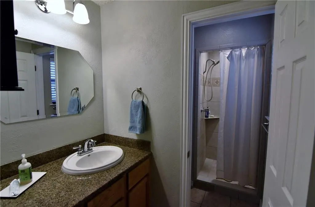 Single Family Residence For Rent in Tarrant County , 1309 San Marcos Drive, Arlington, Texas 76012, 3 Bedrooms, 2 Bathrooms, 2 Garage spaces, 1,780 Sqft, built in 1976, Price $2,250, mls#21344598, Real Estate Agent in Arlington, Homes For Rent in Tarrant county, Homes For Rent in Arlington, Realtor in Arlington Texas, Real Estate Brokerage Independent Realty Texas, Luminita Cordes Realtor