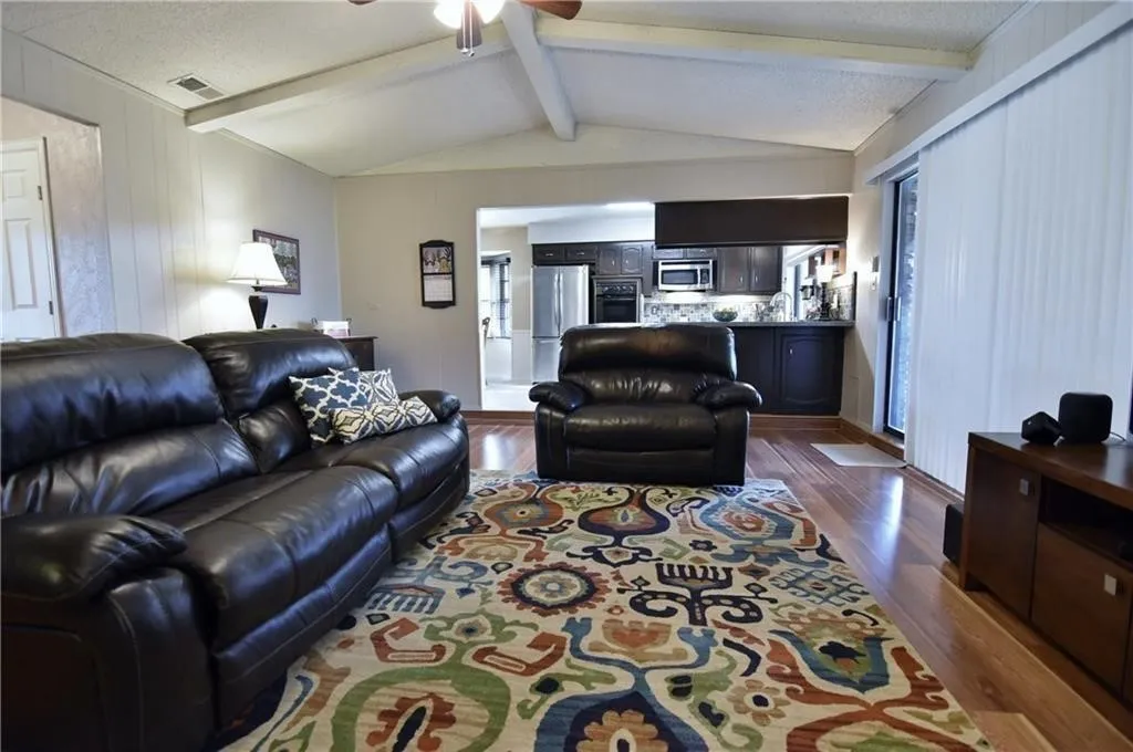 Single Family Residence For Rent in Tarrant County , 1309 San Marcos Drive, Arlington, Texas 76012, 3 Bedrooms, 2 Bathrooms, 2 Garage spaces, 1,780 Sqft, built in 1976, Price $2,250, mls#21344598, Real Estate Agent in Arlington, Homes For Rent in Tarrant county, Homes For Rent in Arlington, Realtor in Arlington Texas, Real Estate Brokerage Independent Realty Texas, Luminita Cordes Realtor