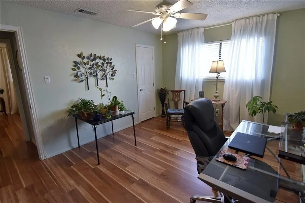 Single Family Residence For Rent in Tarrant County , 1309 San Marcos Drive, Arlington, Texas 76012, 3 Bedrooms, 2 Bathrooms, 2 Garage spaces, 1,780 Sqft, built in 1976, Price $2,250, mls#21344598, Real Estate Agent in Arlington, Homes For Rent in Tarrant county, Homes For Rent in Arlington, Realtor in Arlington Texas, Real Estate Brokerage Independent Realty Texas, Luminita Cordes Realtor