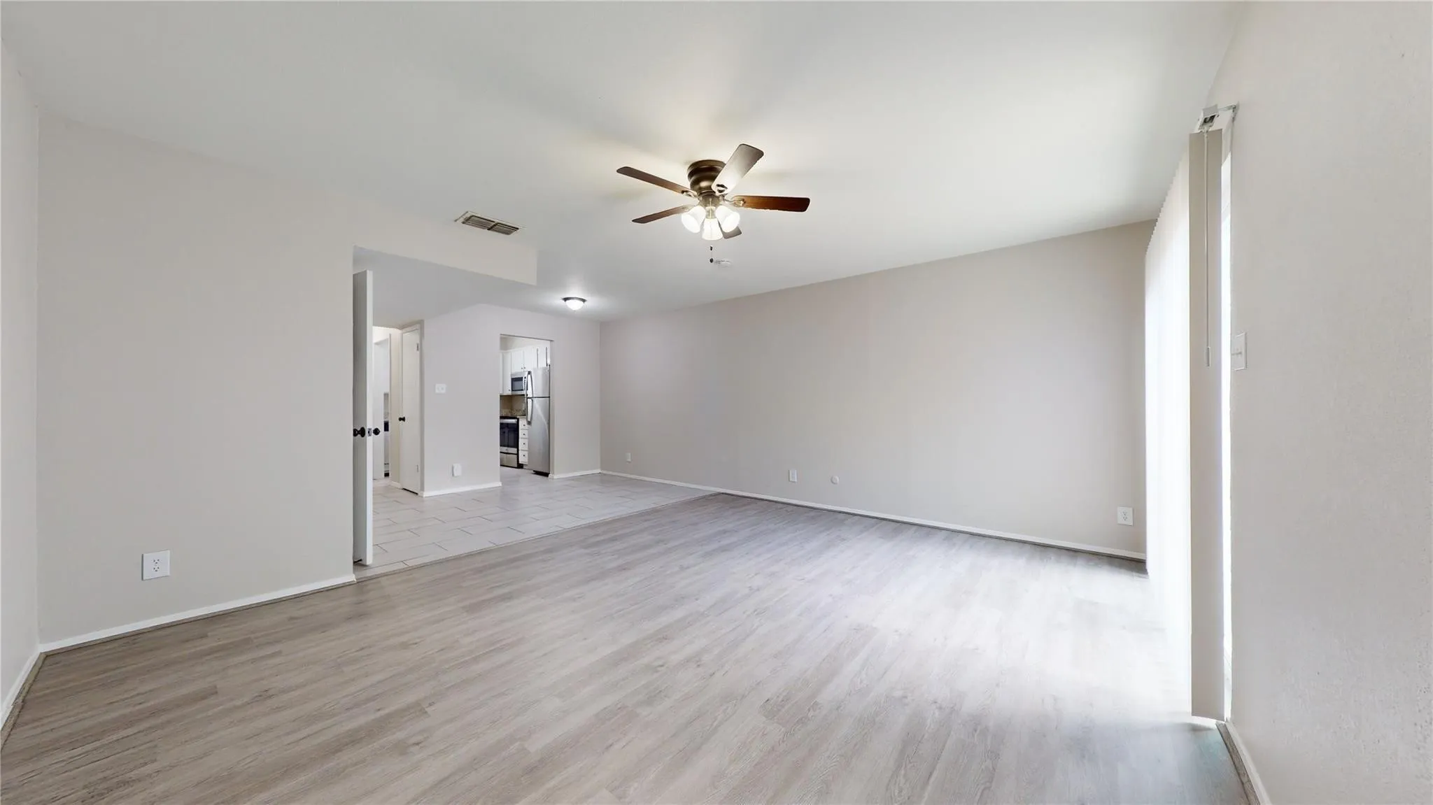 Townhouse For Rent in Tarrant County , 7700 Chapin Road 5, Fort Worth, Texas 76116, 2 Bedroom, 2 Bathroom, Garage spaces, 1,107 Sqft, built in 1979, mls#21353648, Real Estate Agent in Fort Worth, Homes For Rent in Tarrant county, Homes For Rent in Fort Worth, Realtor in Fort Worth Texas, Real Estate Brokerage Independent Realty Texas, Luminita Cordes Realtor
