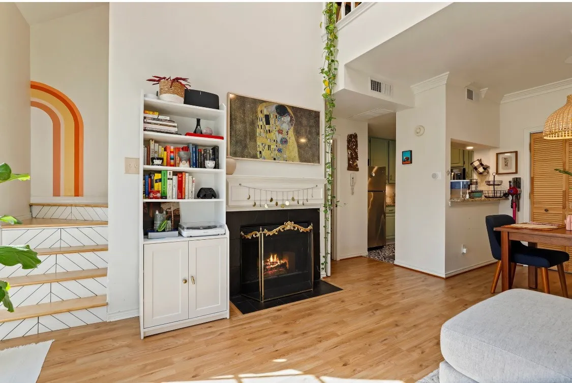 Condominium For Rent in Dallas County , 4034 Rawlins Street 203, Dallas, Texas 75219, 2 Bedroom, 2 Bathroom, 1 Garage spaces, 970 Sqft, built in 1984, mls#21353649, Real Estate Agent in Dallas, Homes For Rent in Dallas county, Homes For Rent in Dallas, Realtor in Dallas Texas, Real Estate Brokerage Independent Realty Texas, Luminita Cordes Realtor