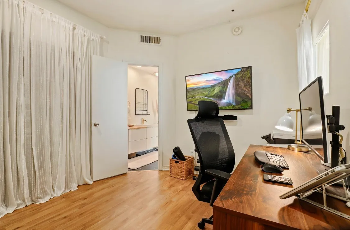 Condominium For Rent in Dallas County , 4034 Rawlins Street 203, Dallas, Texas 75219, 2 Bedroom, 2 Bathroom, 1 Garage spaces, 970 Sqft, built in 1984, mls#21353649, Real Estate Agent in Dallas, Homes For Rent in Dallas county, Homes For Rent in Dallas, Realtor in Dallas Texas, Real Estate Brokerage Independent Realty Texas, Luminita Cordes Realtor