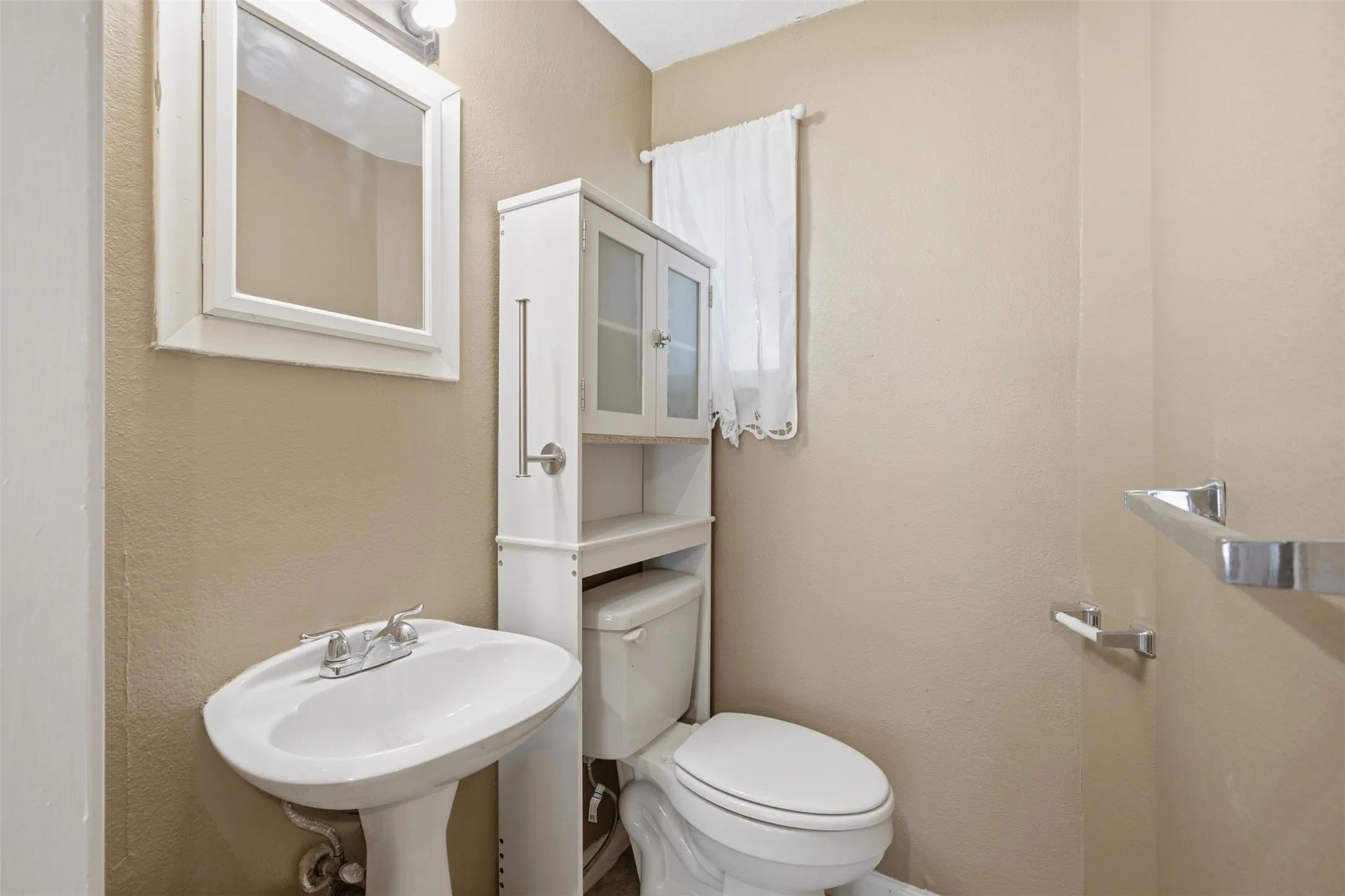 Single Family Residence For Sale in Dallas County , 3725 Sheryl Drive, Mesquite, Texas 75150, 3 Bedroom, 2 Bathroom, 1 Garage spaces, 1,376 Sqft, built in 1959, mls#21351301, Real Estate Agent in Mesquite, Homes For Sale in Dallas county, Homes For Sale in Mesquite, Realtor in Mesquite Texas, Real Estate Brokerage Independent Realty Texas, Luminita Cordes Realtor