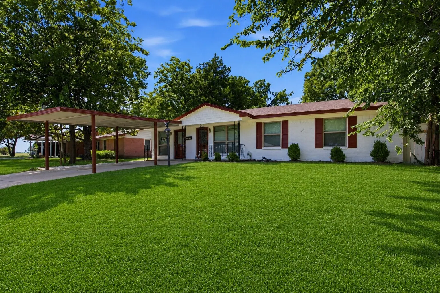 Single Family Residence For Sale in Dallas County , 3725 Sheryl Drive, Mesquite, Texas 75150, 3 Bedroom, 2 Bathroom, 1 Garage spaces, 1,376 Sqft, built in 1959, mls#21351301, Real Estate Agent in Mesquite, Homes For Sale in Dallas county, Homes For Sale in Mesquite, Realtor in Mesquite Texas, Real Estate Brokerage Independent Realty Texas, Luminita Cordes Realtor