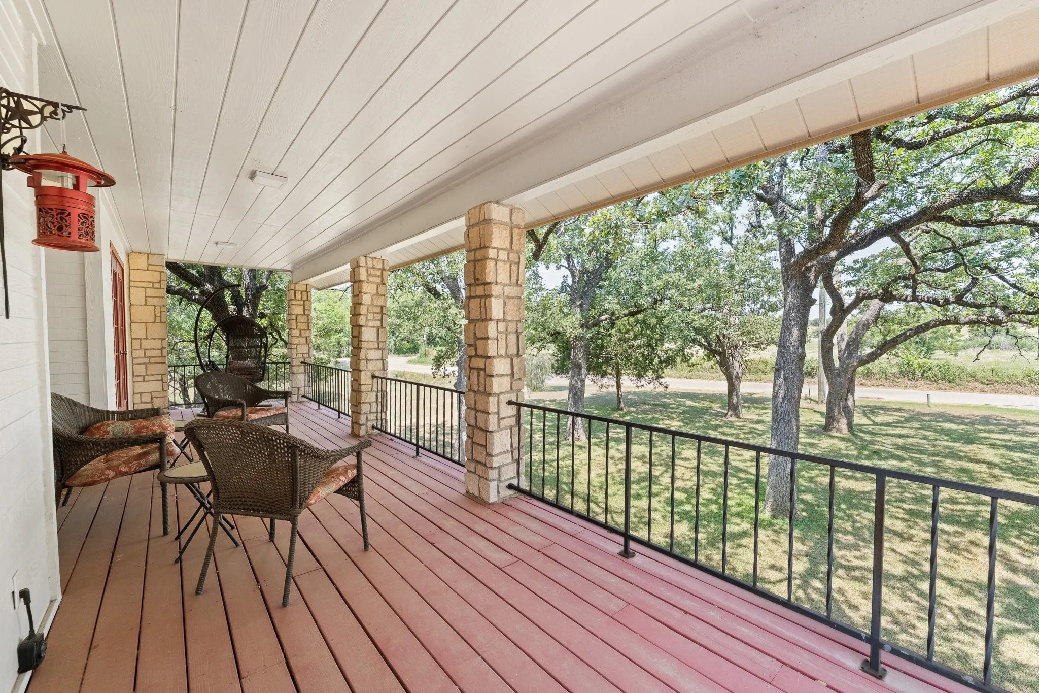Single Family Residence For Sale in Johnson County , 7208 E County Road 405, Alvarado, Texas 76009, 3 Bedroom, 3 Bathroom, 2 Garage spaces, 3,616 Sqft, built in 1985, mls#21352407, Real Estate Agent in Alvarado, Homes For Sale in Johnson county, Homes For Sale in Alvarado, Realtor in Alvarado Texas, Real Estate Brokerage Independent Realty Texas, Luminita Cordes Realtor