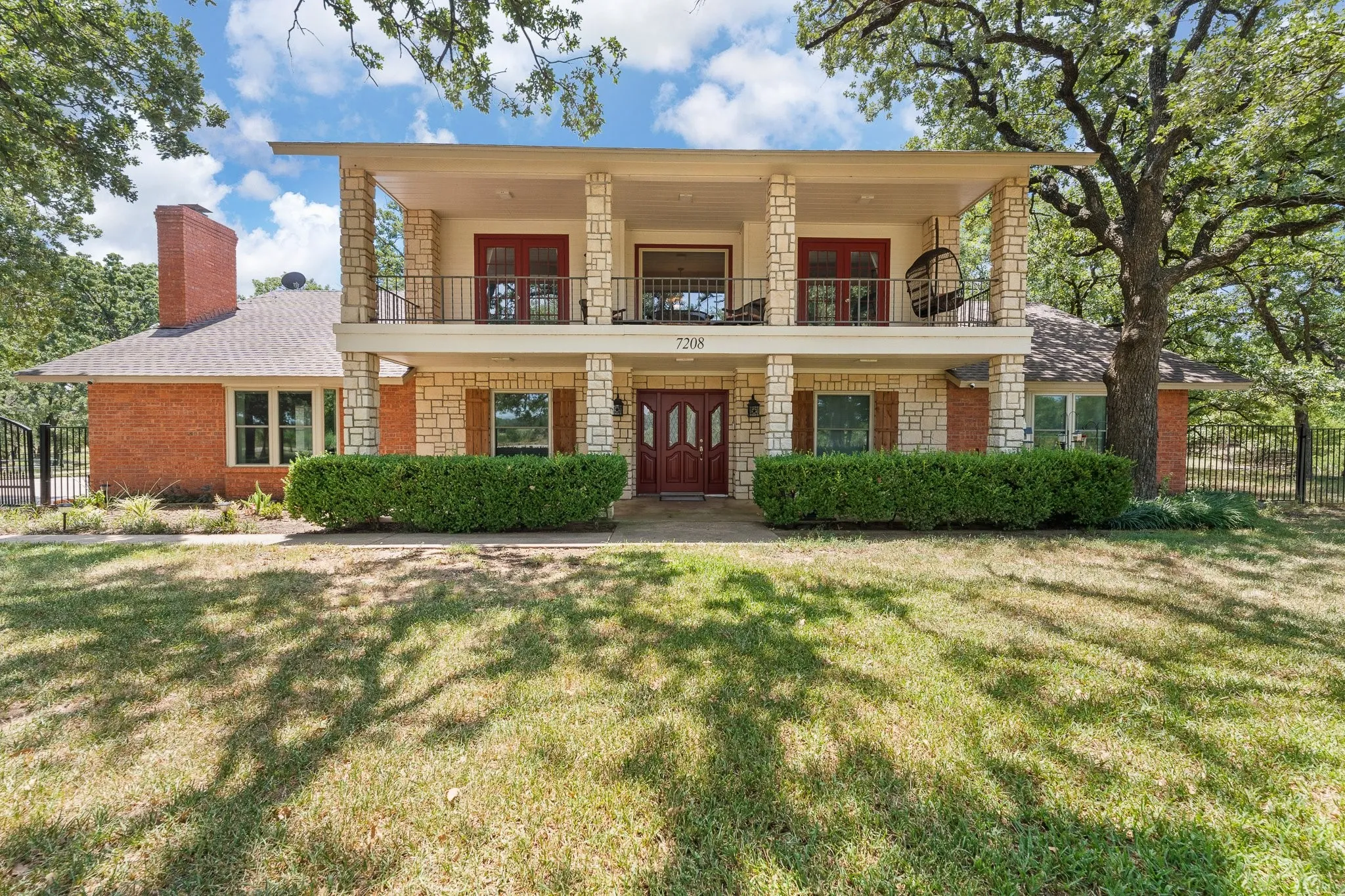 Single Family Residence For Sale in Johnson County , 7208 E County Road 405, Alvarado, Texas 76009, 3 Bedroom, 3 Bathroom, 2 Garage spaces, 3,616 Sqft, built in 1985, mls#21352407, Real Estate Agent in Alvarado, Homes For Sale in Johnson county, Homes For Sale in Alvarado, Realtor in Alvarado Texas, Real Estate Brokerage Independent Realty Texas, Luminita Cordes Realtor