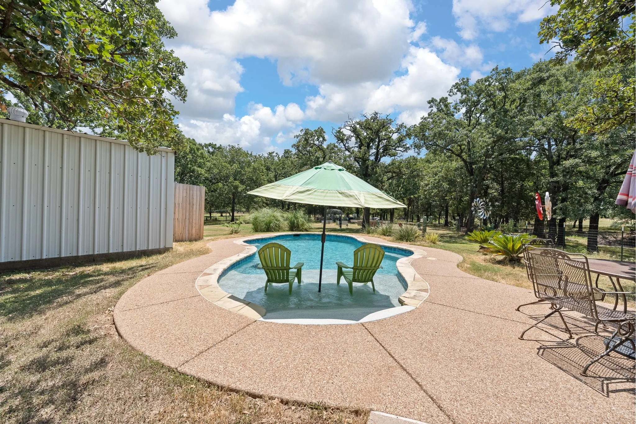 Single Family Residence For Sale in Johnson County , 7208 E County Road 405, Alvarado, Texas 76009, 3 Bedroom, 3 Bathroom, 2 Garage spaces, 3,616 Sqft, built in 1985, mls#21352407, Real Estate Agent in Alvarado, Homes For Sale in Johnson county, Homes For Sale in Alvarado, Realtor in Alvarado Texas, Real Estate Brokerage Independent Realty Texas, Luminita Cordes Realtor
