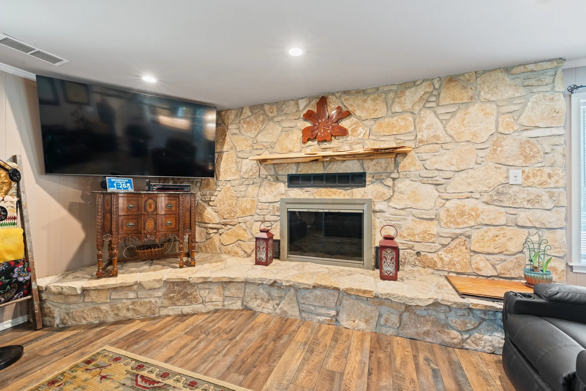 Single Family Residence For Sale in Johnson County , 7208 E County Road 405, Alvarado, Texas 76009, 3 Bedroom, 3 Bathroom, 2 Garage spaces, 3,616 Sqft, built in 1985, mls#21352407, Real Estate Agent in Alvarado, Homes For Sale in Johnson county, Homes For Sale in Alvarado, Realtor in Alvarado Texas, Real Estate Brokerage Independent Realty Texas, Luminita Cordes Realtor