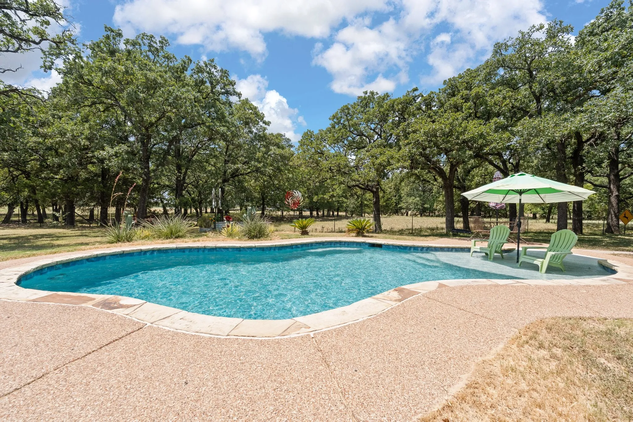 Single Family Residence For Sale in Johnson County , 7208 E County Road 405, Alvarado, Texas 76009, 3 Bedroom, 3 Bathroom, 2 Garage spaces, 3,616 Sqft, built in 1985, mls#21352407, Real Estate Agent in Alvarado, Homes For Sale in Johnson county, Homes For Sale in Alvarado, Realtor in Alvarado Texas, Real Estate Brokerage Independent Realty Texas, Luminita Cordes Realtor