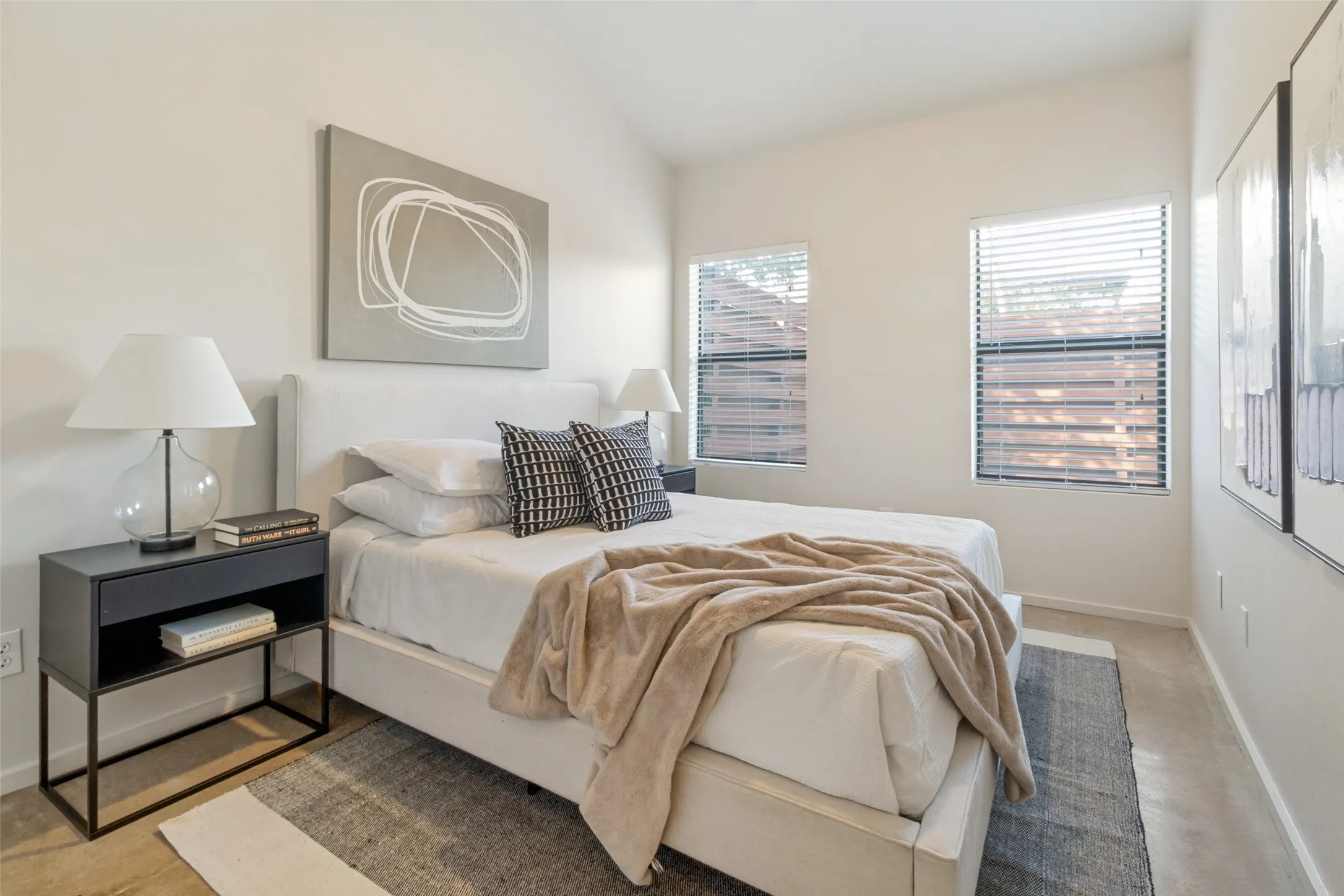 Single Family Residence For Sale in Dallas County , 1725 N Fitzhugh Avenue, Dallas, Texas 75204, 3 Bedroom, 2 Bathroom, 2 Garage spaces, 1,410 Sqft, built in 2006, mls#21353387, Real Estate Agent in Dallas, Homes For Sale in Dallas county, Homes For Sale in Dallas, Realtor in Dallas Texas, Real Estate Brokerage Independent Realty Texas, Luminita Cordes Realtor