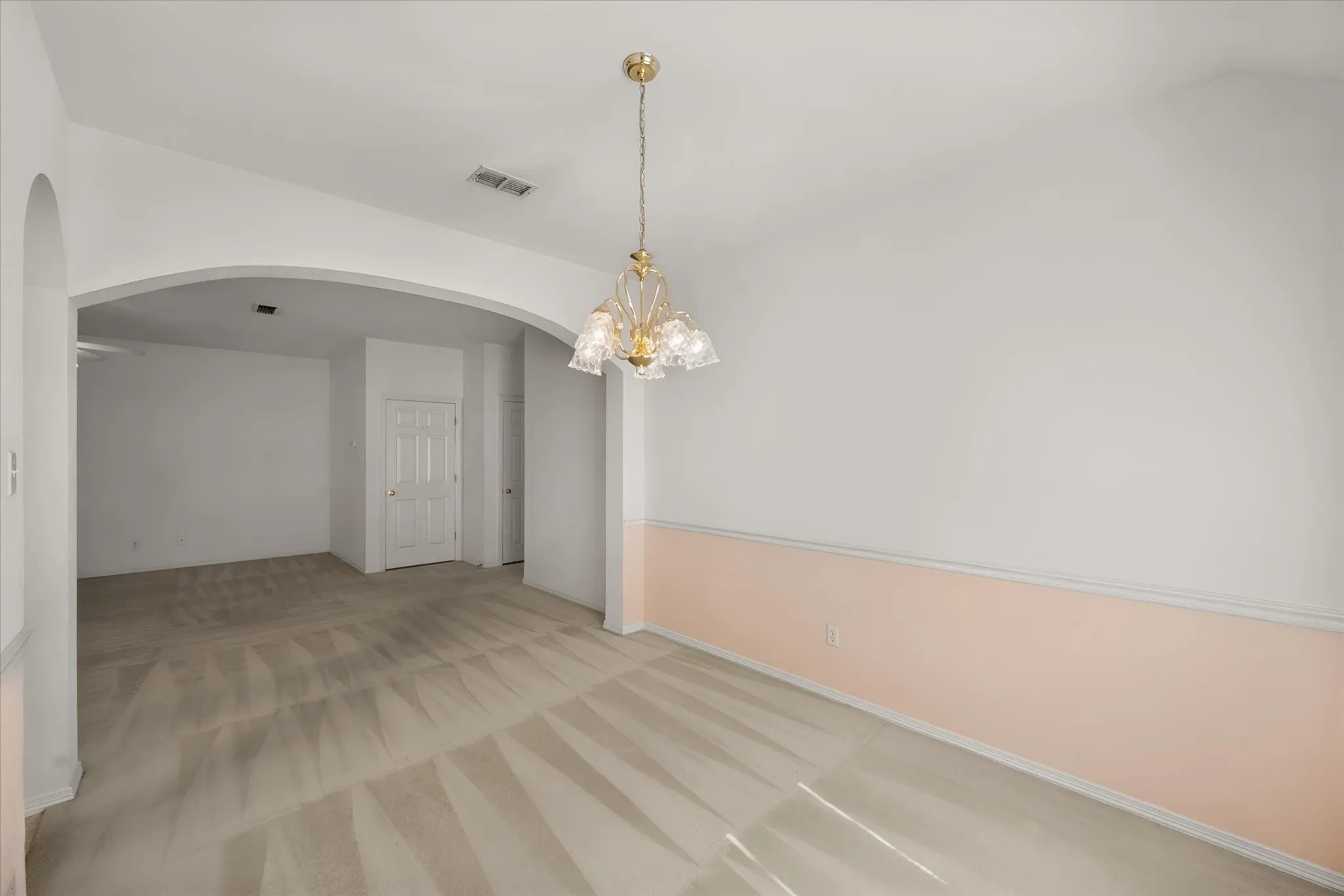 Single Family Residence For Sale in Tarrant County , 817 Willow Court, Saginaw, Texas 76179, 3 Bedroom, 2 Bathroom, 2 Garage spaces, 1,927 Sqft, built in 1997, mls#21332238, Real Estate Agent in Saginaw, Homes For Sale in Tarrant county, Homes For Sale in Saginaw, Realtor in Saginaw Texas, Real Estate Brokerage Independent Realty Texas, Luminita Cordes Realtor