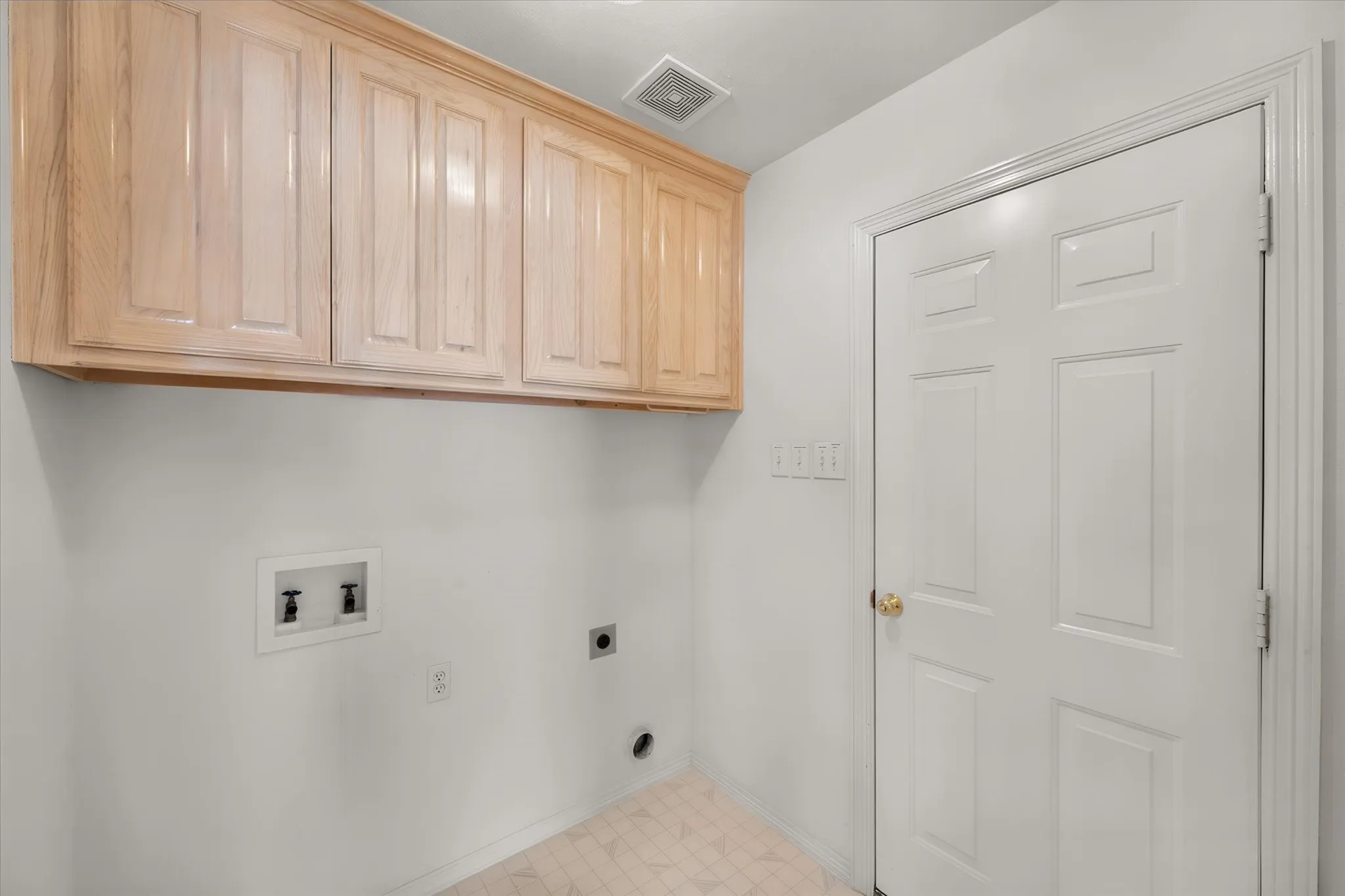 Laundry with Storage