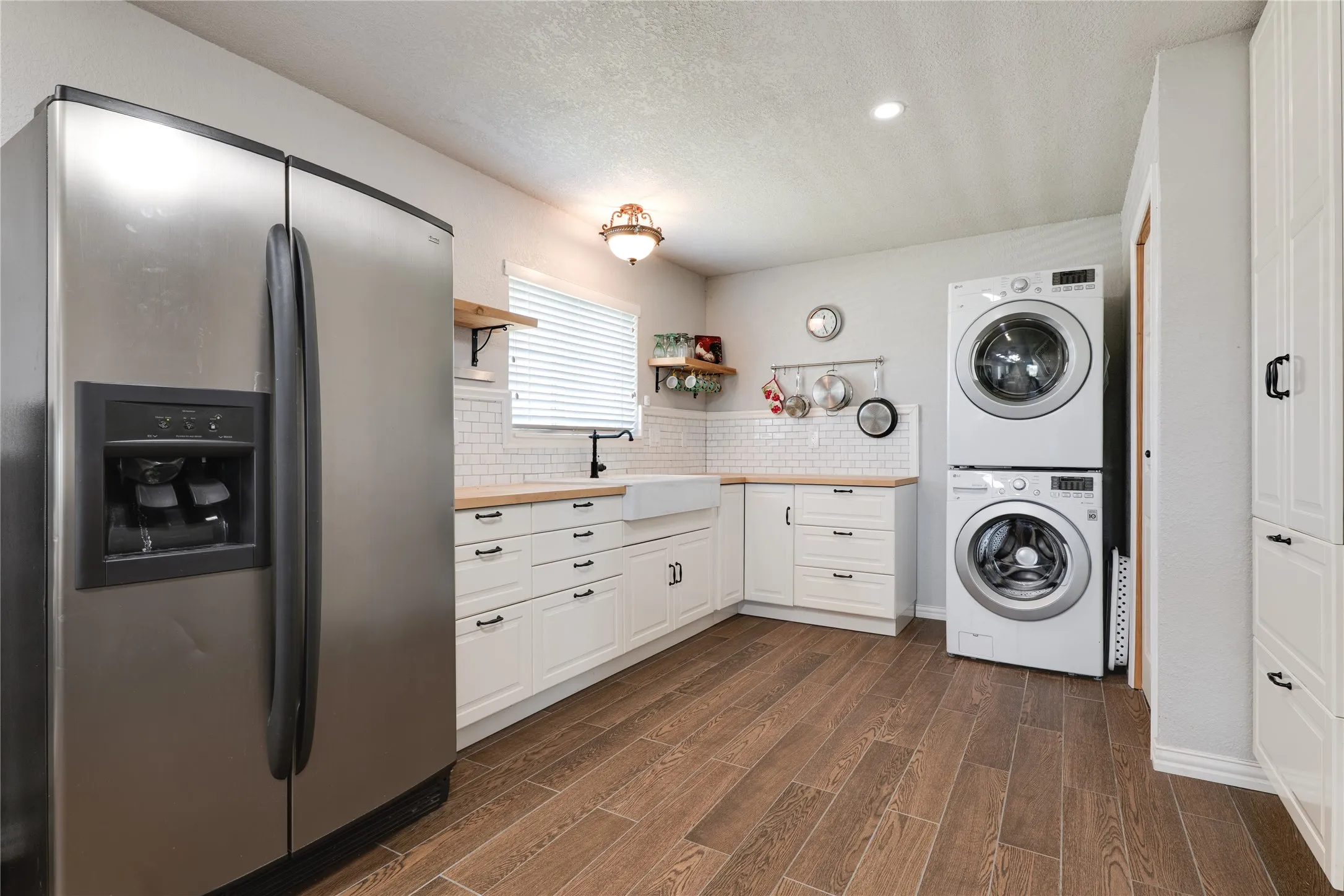 Kitchen and Laundry in Guest House
