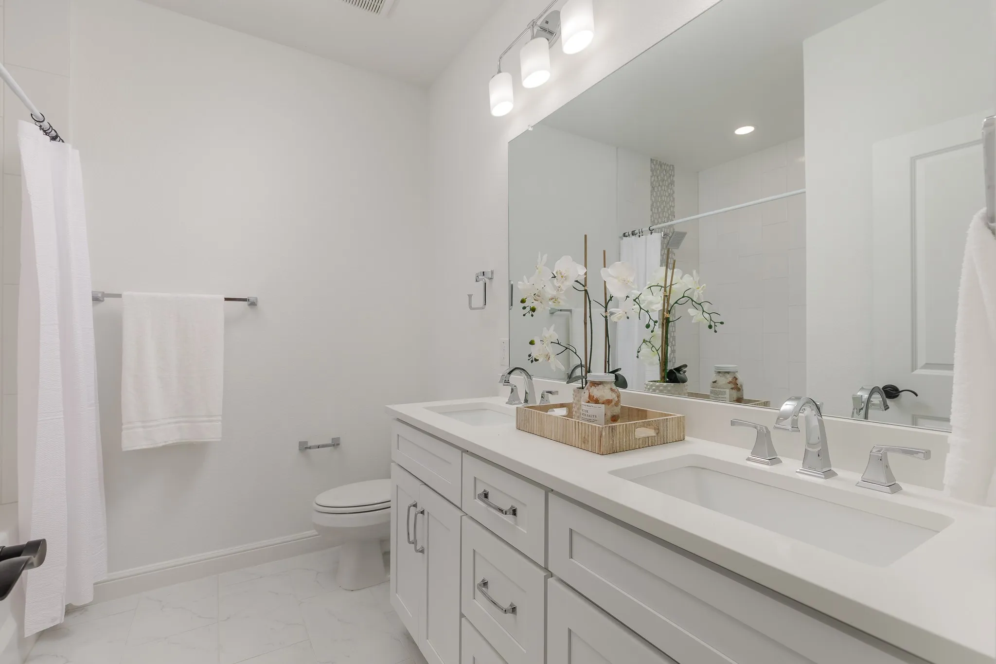 Townhouse For Sale in Collin County , 3109 Raphael Court, Mc Kinney, Texas 75070, 3 Bedroom, 3 Bathroom, 2 Garage spaces, 2,538 Sqft, built in 2017, mls#21342736, Real Estate Agent in Mc Kinney, Homes For Sale in Collin county, Homes For Sale in Mc Kinney, Realtor in Mc Kinney Texas, Real Estate Brokerage Independent Realty Texas, Luminita Cordes Realtor