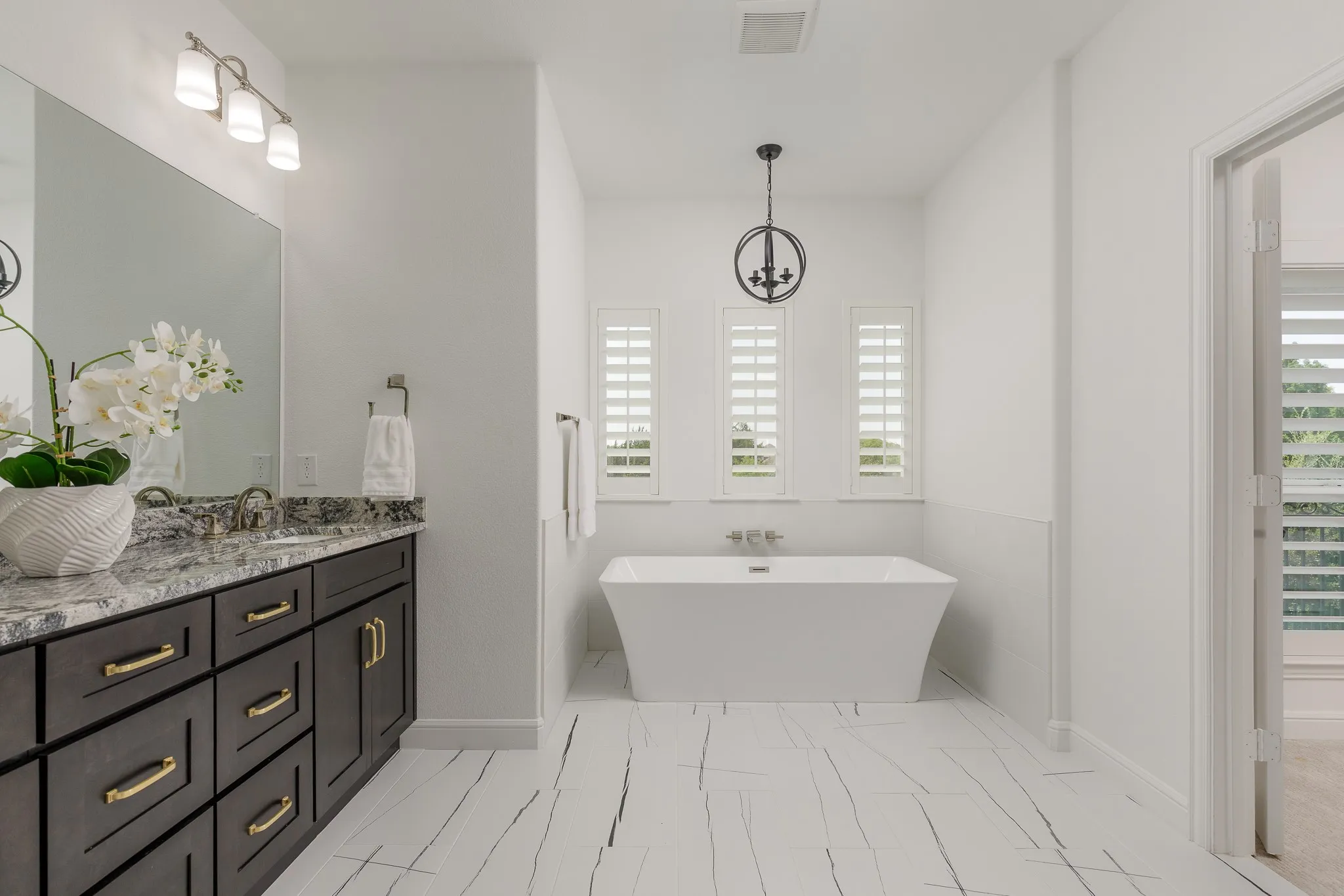 Townhouse For Sale in Collin County , 3109 Raphael Court, Mc Kinney, Texas 75070, 3 Bedroom, 3 Bathroom, 2 Garage spaces, 2,538 Sqft, built in 2017, mls#21342736, Real Estate Agent in Mc Kinney, Homes For Sale in Collin county, Homes For Sale in Mc Kinney, Realtor in Mc Kinney Texas, Real Estate Brokerage Independent Realty Texas, Luminita Cordes Realtor