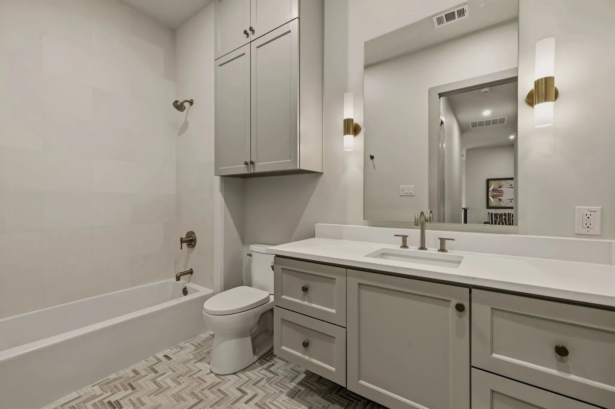 Single Family Residence For Sale in Dallas County , 6984 Santa Barbara Drive, Dallas, Texas 75214, 5 Bedroom, 5 Bathroom, 3 Garage spaces, 4,360 Sqft, built in 2024, mls#21353636, Real Estate Agent in Dallas, Homes For Sale in Dallas county, Homes For Sale in Dallas, Realtor in Dallas Texas, Real Estate Brokerage Independent Realty Texas, Luminita Cordes Realtor