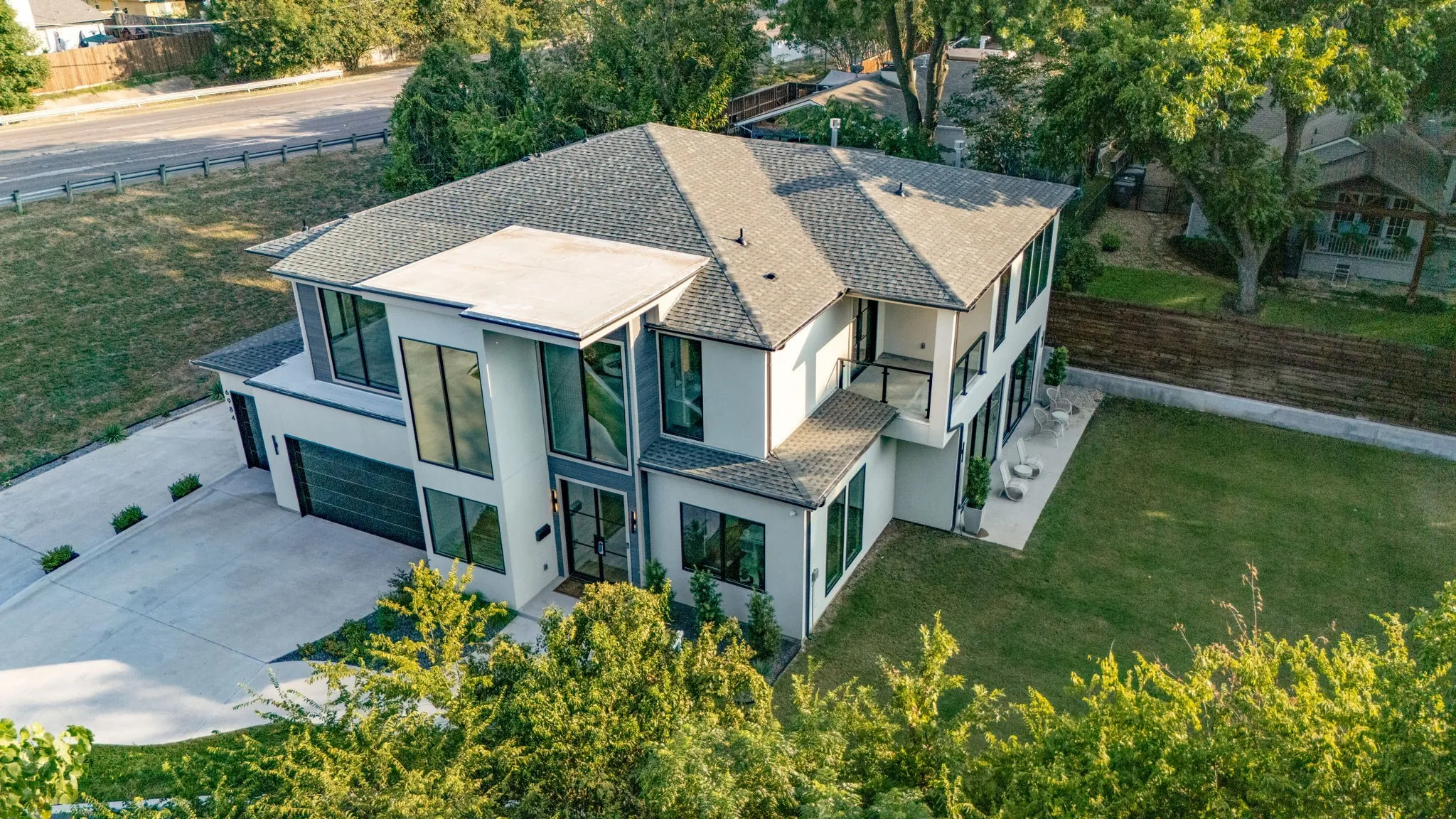 Single Family Residence For Sale in Dallas County , 6984 Santa Barbara Drive, Dallas, Texas 75214, 5 Bedroom, 5 Bathroom, 3 Garage spaces, 4,360 Sqft, built in 2024, mls#21353636, Real Estate Agent in Dallas, Homes For Sale in Dallas county, Homes For Sale in Dallas, Realtor in Dallas Texas, Real Estate Brokerage Independent Realty Texas, Luminita Cordes Realtor