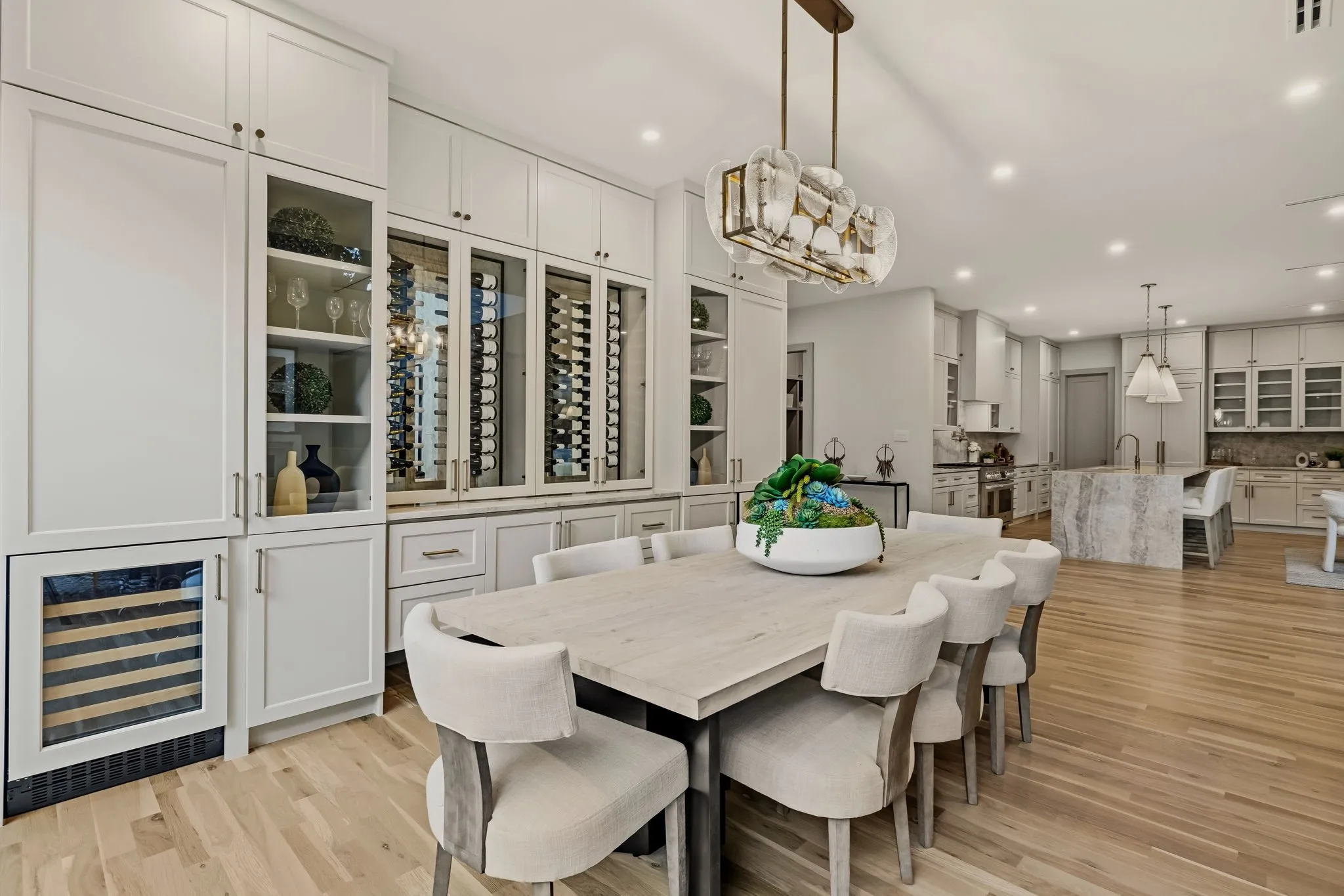 Single Family Residence For Sale in Dallas County , 6984 Santa Barbara Drive, Dallas, Texas 75214, 5 Bedroom, 5 Bathroom, 3 Garage spaces, 4,360 Sqft, built in 2024, mls#21353636, Real Estate Agent in Dallas, Homes For Sale in Dallas county, Homes For Sale in Dallas, Realtor in Dallas Texas, Real Estate Brokerage Independent Realty Texas, Luminita Cordes Realtor