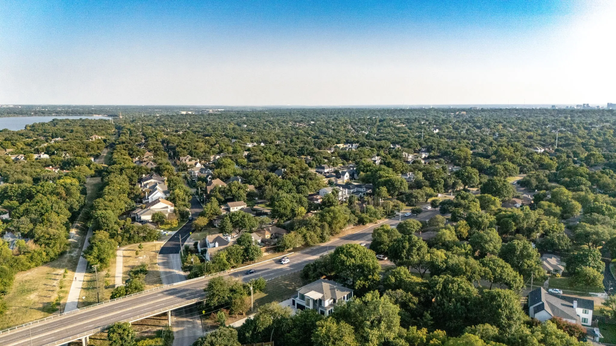Single Family Residence For Sale in Dallas County , 6984 Santa Barbara Drive, Dallas, Texas 75214, 5 Bedroom, 5 Bathroom, 3 Garage spaces, 4,360 Sqft, built in 2024, mls#21353636, Real Estate Agent in Dallas, Homes For Sale in Dallas county, Homes For Sale in Dallas, Realtor in Dallas Texas, Real Estate Brokerage Independent Realty Texas, Luminita Cordes Realtor