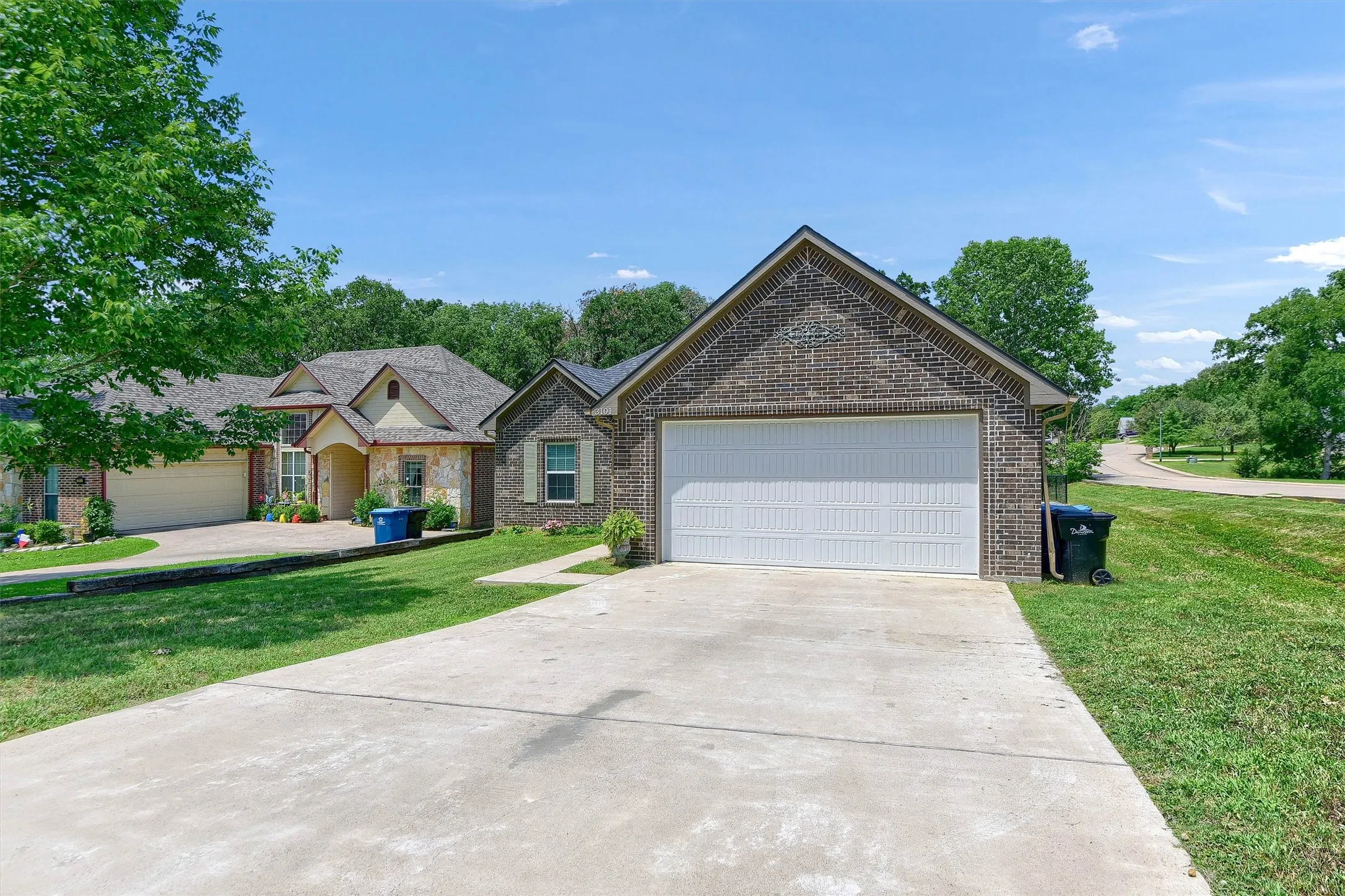 Single Family Residence For Rent in Grayson County , 3101 S College Boulevard, Denison, Texas 75020, 3 Bedroom, 2 Bathroom, 2 Garage spaces, 1,747 Sqft, built in 2020, mls#21353657, Real Estate Agent in Denison, Homes For Rent in Grayson county, Homes For Rent in Denison, Realtor in Denison Texas, Real Estate Brokerage Independent Realty Texas, Luminita Cordes Realtor