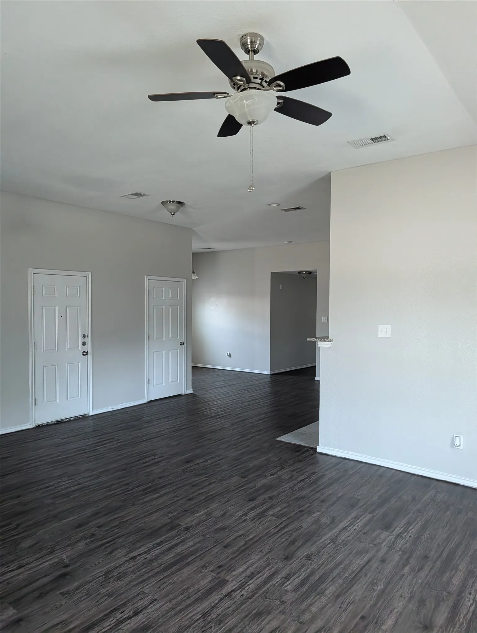 Single Family Residence For Rent in Tarrant County , 7237 Autumn Run Drive, Forest Hill, Texas 76140, 3 Bedroom, 2 Bathroom, 2 Garage spaces, 1,830 Sqft, built in 2016, mls#21353660, Real Estate Agent in Forest Hill, Homes For Rent in Tarrant county, Homes For Rent in Forest Hill, Realtor in Forest Hill Texas, Real Estate Brokerage Independent Realty Texas, Luminita Cordes Realtor