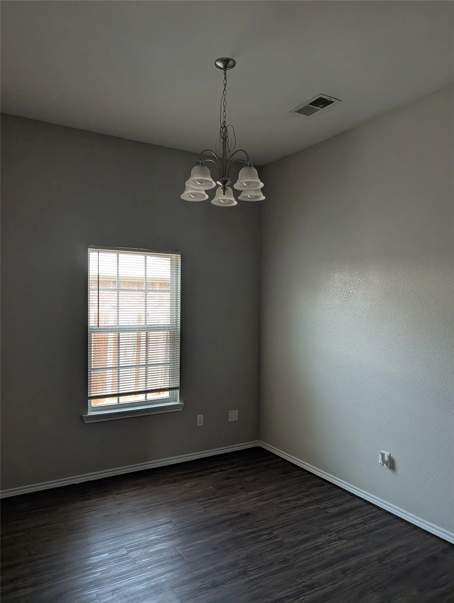 Single Family Residence For Rent in Tarrant County , 7237 Autumn Run Drive, Forest Hill, Texas 76140, 3 Bedroom, 2 Bathroom, 2 Garage spaces, 1,830 Sqft, built in 2016, mls#21353660, Real Estate Agent in Forest Hill, Homes For Rent in Tarrant county, Homes For Rent in Forest Hill, Realtor in Forest Hill Texas, Real Estate Brokerage Independent Realty Texas, Luminita Cordes Realtor