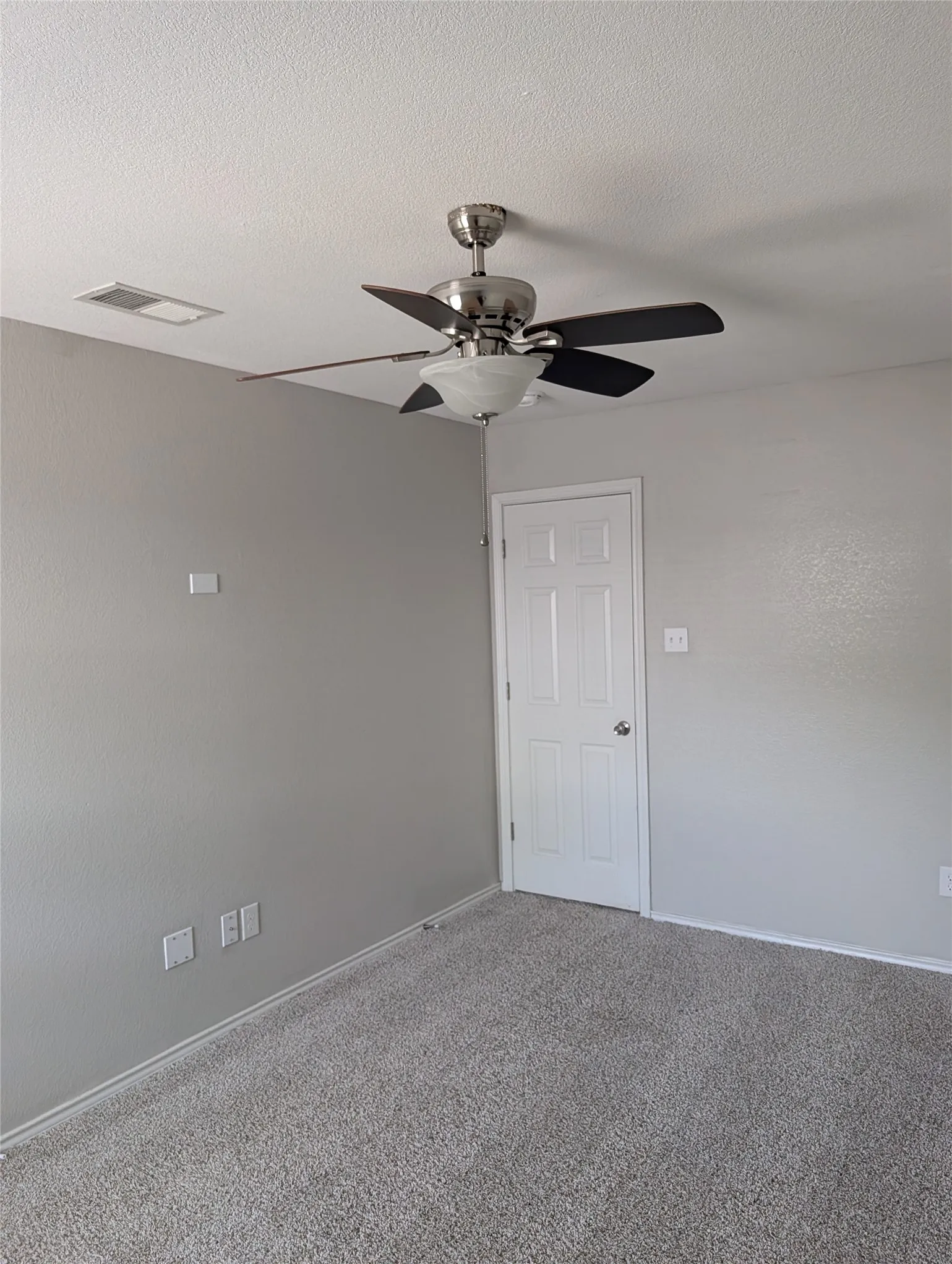 Single Family Residence For Rent in Tarrant County , 7237 Autumn Run Drive, Forest Hill, Texas 76140, 3 Bedroom, 2 Bathroom, 2 Garage spaces, 1,830 Sqft, built in 2016, mls#21353660, Real Estate Agent in Forest Hill, Homes For Rent in Tarrant county, Homes For Rent in Forest Hill, Realtor in Forest Hill Texas, Real Estate Brokerage Independent Realty Texas, Luminita Cordes Realtor