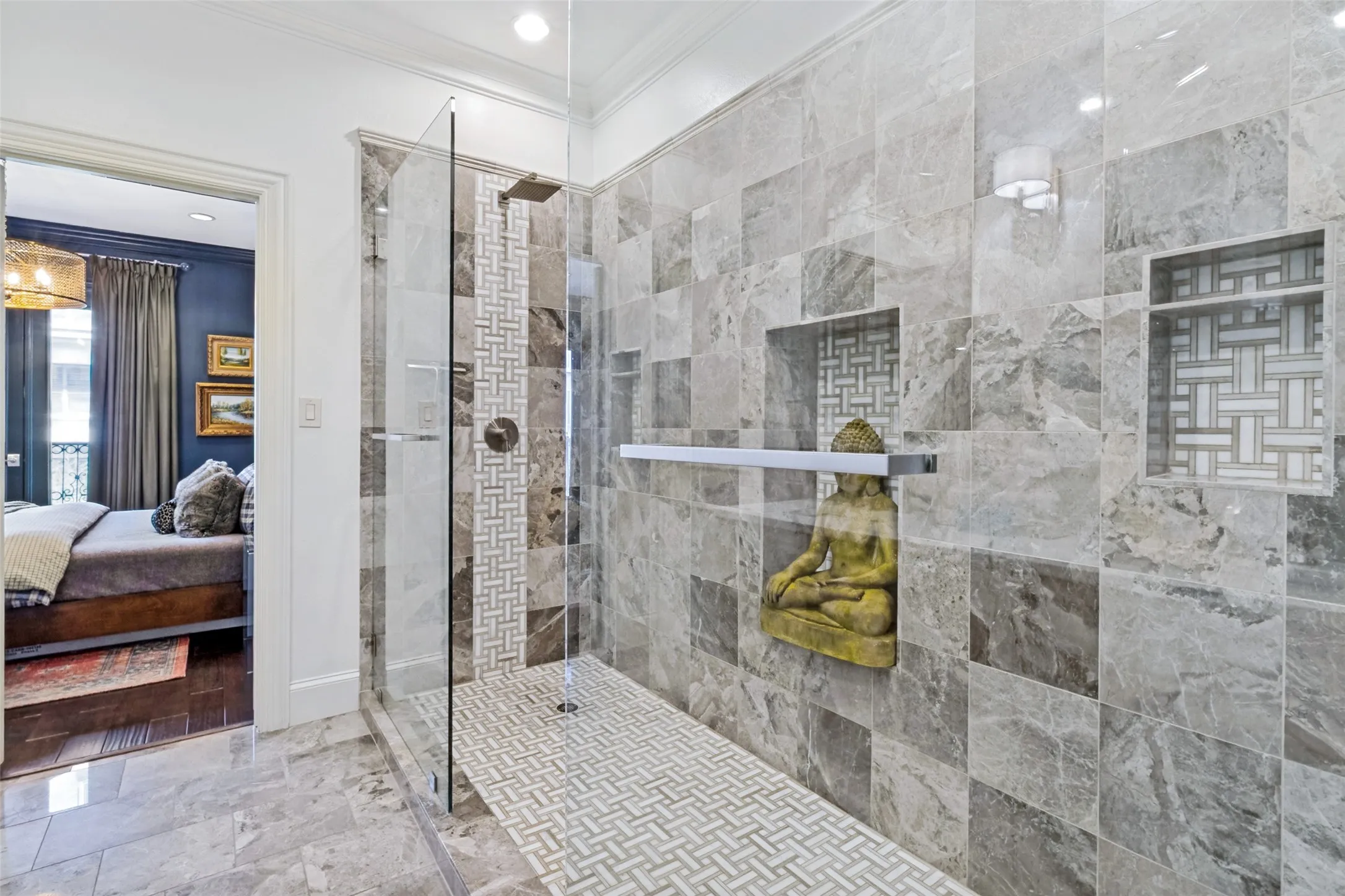 Condominium For Sale in Dallas County , 2848 Woodside Street 4C, Dallas, Texas 75204, 1 Bedroom, 2 Bathroom, 2 Garage spaces, 1,397 Sqft, built in 2003, Price $625,000, mls#21353612, Real Estate Agent in Dallas, Homes For Sale in Dallas county, Homes For Sale in Dallas, Realtor in Dallas Texas, Real Estate Brokerage Independent Realty Texas, Luminita Cordes Realtor