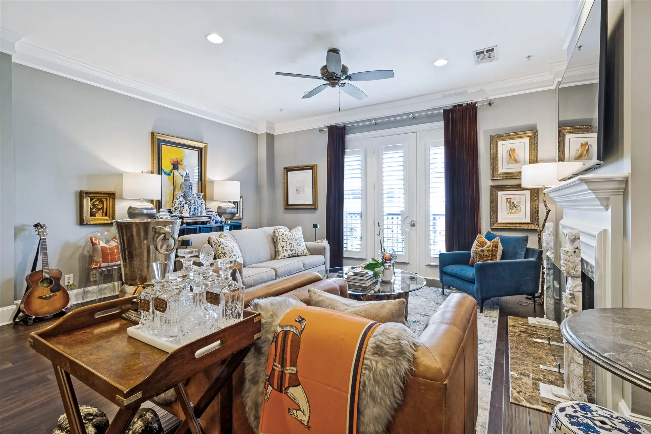Condominium For Sale in Dallas County , 2848 Woodside Street 4C, Dallas, Texas 75204, 1 Bedroom, 2 Bathroom, 2 Garage spaces, 1,397 Sqft, built in 2003, Price $625,000, mls#21353612, Real Estate Agent in Dallas, Homes For Sale in Dallas county, Homes For Sale in Dallas, Realtor in Dallas Texas, Real Estate Brokerage Independent Realty Texas, Luminita Cordes Realtor