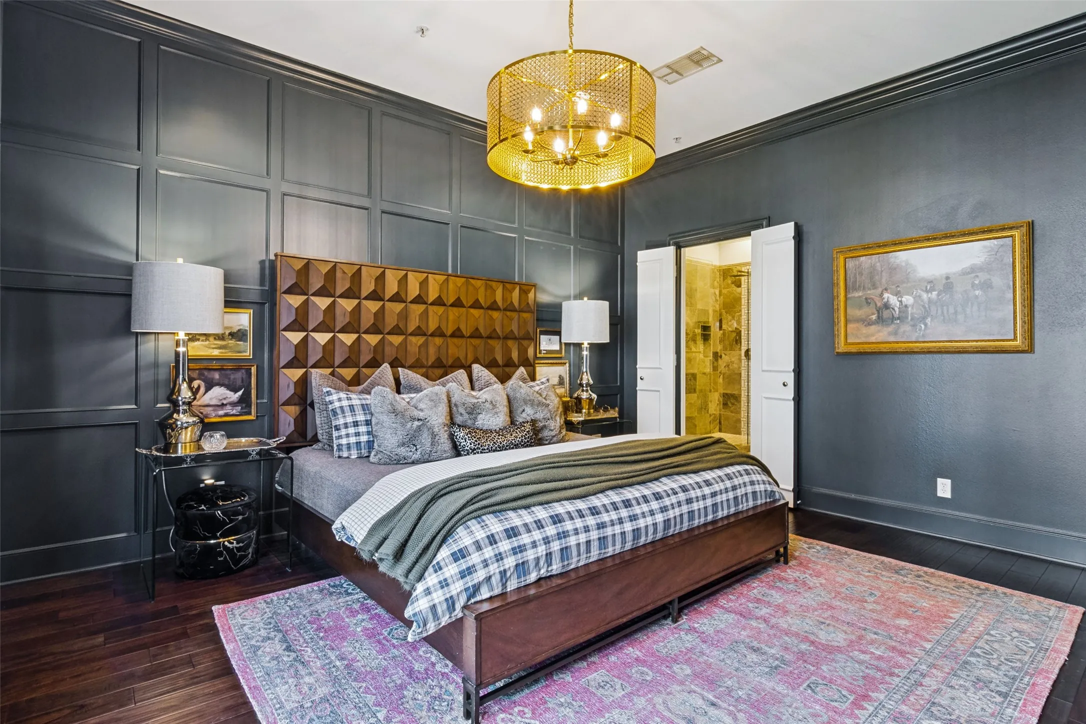 Condominium For Sale in Dallas County , 2848 Woodside Street 4C, Dallas, Texas 75204, 1 Bedroom, 2 Bathroom, 2 Garage spaces, 1,397 Sqft, built in 2003, Price $625,000, mls#21353612, Real Estate Agent in Dallas, Homes For Sale in Dallas county, Homes For Sale in Dallas, Realtor in Dallas Texas, Real Estate Brokerage Independent Realty Texas, Luminita Cordes Realtor