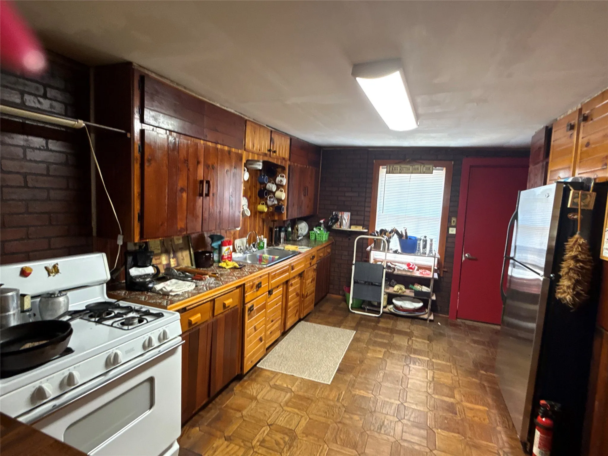 Single Family Residence For Sale in Mc Lennan County , 2233 Park Lake Drive, Waco, Texas 76708, 2 Bedrooms, 1 Bathroom, 1 Garage spaces, 1,108 Sqft, built in 1918, Price $148,900, mls#21350586, Real Estate Agent in Waco, Homes For Sale in Mc Lennan county, Homes For Sale in Waco, Realtor in Waco Texas, Real Estate Brokerage Independent Realty Texas, Luminita Cordes Realtor