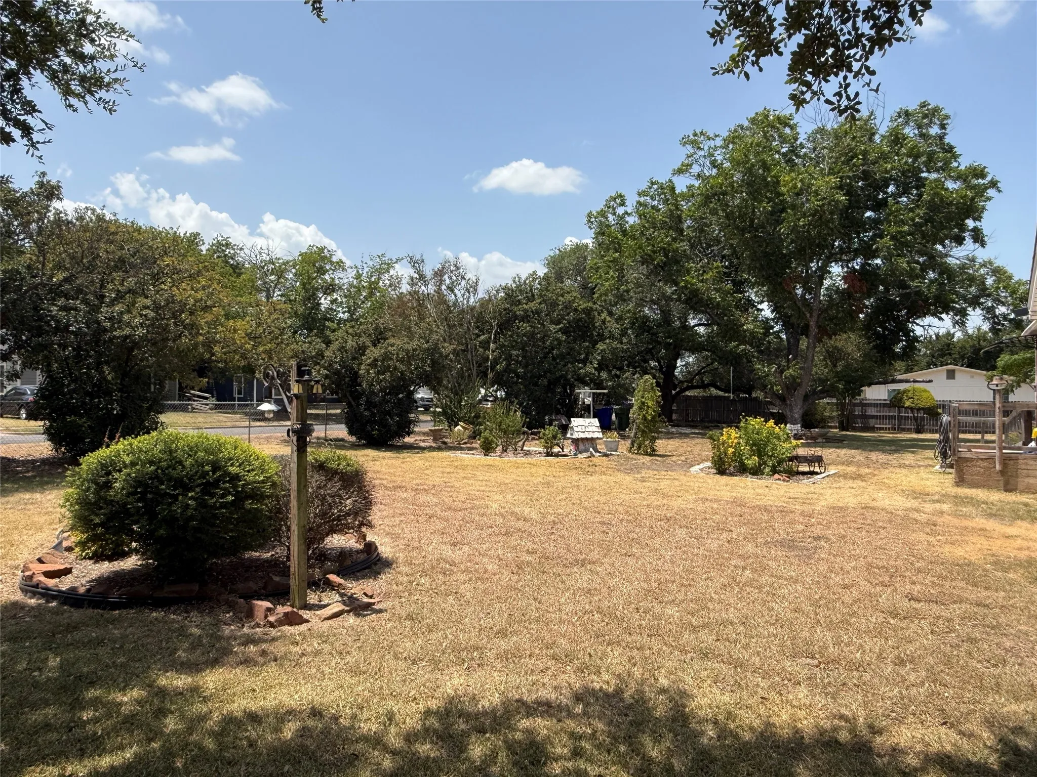 Single Family Residence For Sale in Mc Lennan County , 2233 Park Lake Drive, Waco, Texas 76708, 2 Bedrooms, 1 Bathroom, 1 Garage spaces, 1,108 Sqft, built in 1918, Price $148,900, mls#21350586, Real Estate Agent in Waco, Homes For Sale in Mc Lennan county, Homes For Sale in Waco, Realtor in Waco Texas, Real Estate Brokerage Independent Realty Texas, Luminita Cordes Realtor