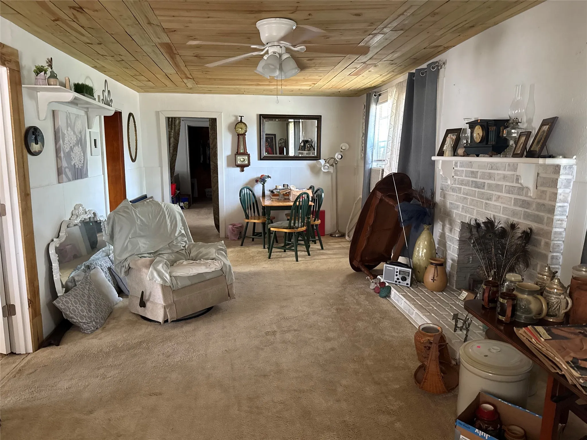 Single Family Residence For Sale in Mc Lennan County , 2233 Park Lake Drive, Waco, Texas 76708, 2 Bedrooms, 1 Bathroom, 1 Garage spaces, 1,108 Sqft, built in 1918, Price $148,900, mls#21350586, Real Estate Agent in Waco, Homes For Sale in Mc Lennan county, Homes For Sale in Waco, Realtor in Waco Texas, Real Estate Brokerage Independent Realty Texas, Luminita Cordes Realtor