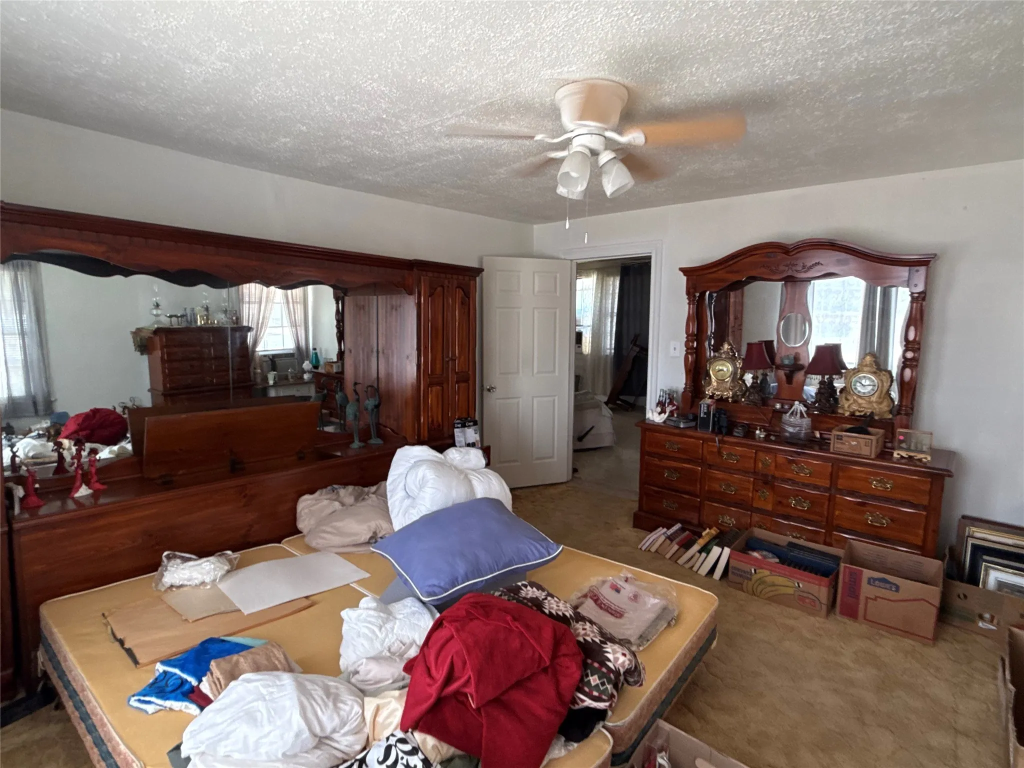 Single Family Residence For Sale in Mc Lennan County , 2233 Park Lake Drive, Waco, Texas 76708, 2 Bedrooms, 1 Bathroom, 1 Garage spaces, 1,108 Sqft, built in 1918, Price $148,900, mls#21350586, Real Estate Agent in Waco, Homes For Sale in Mc Lennan county, Homes For Sale in Waco, Realtor in Waco Texas, Real Estate Brokerage Independent Realty Texas, Luminita Cordes Realtor