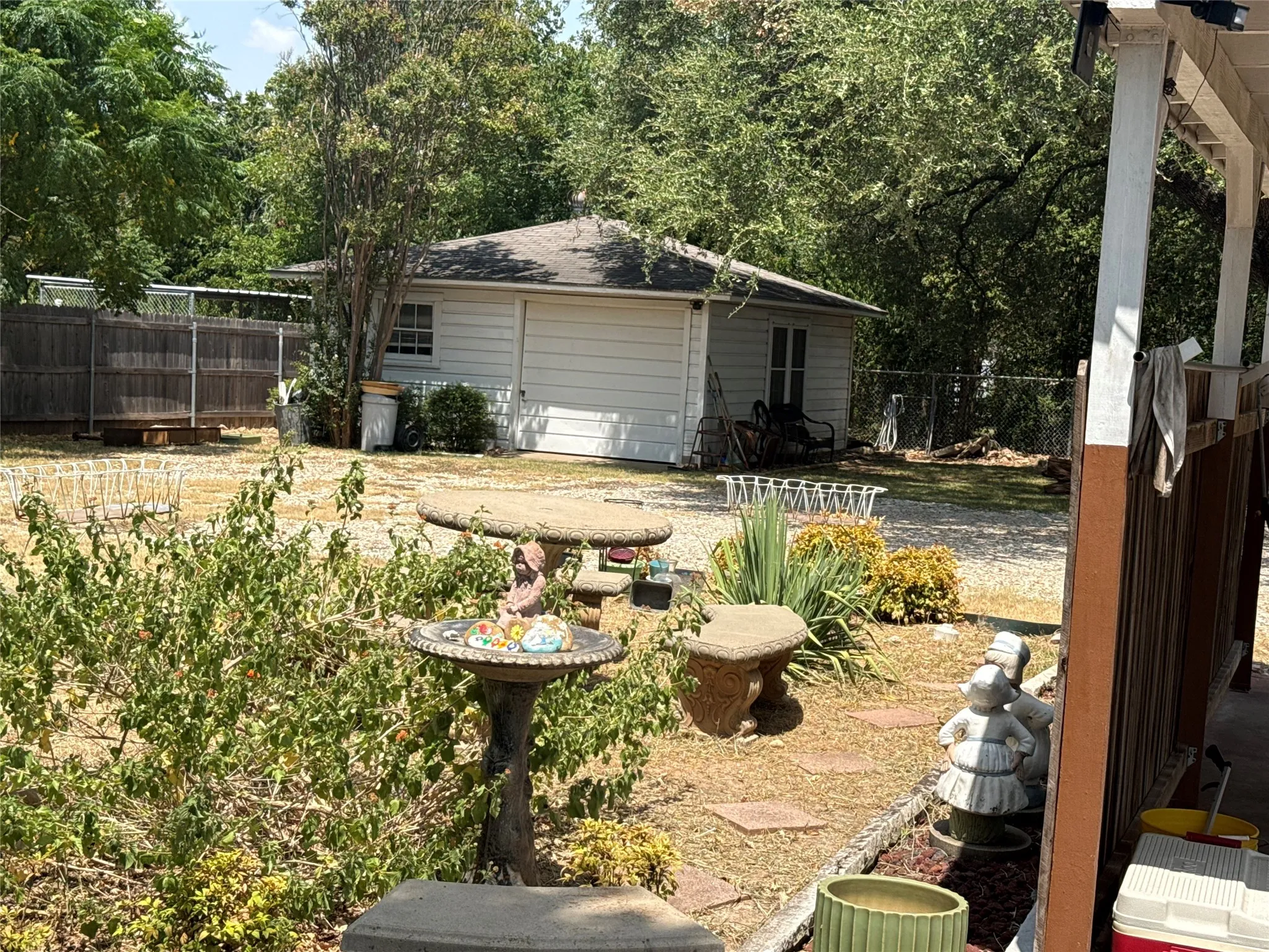 Single Family Residence For Sale in Mc Lennan County , 2233 Park Lake Drive, Waco, Texas 76708, 2 Bedrooms, 1 Bathroom, 1 Garage spaces, 1,108 Sqft, built in 1918, Price $148,900, mls#21350586, Real Estate Agent in Waco, Homes For Sale in Mc Lennan county, Homes For Sale in Waco, Realtor in Waco Texas, Real Estate Brokerage Independent Realty Texas, Luminita Cordes Realtor