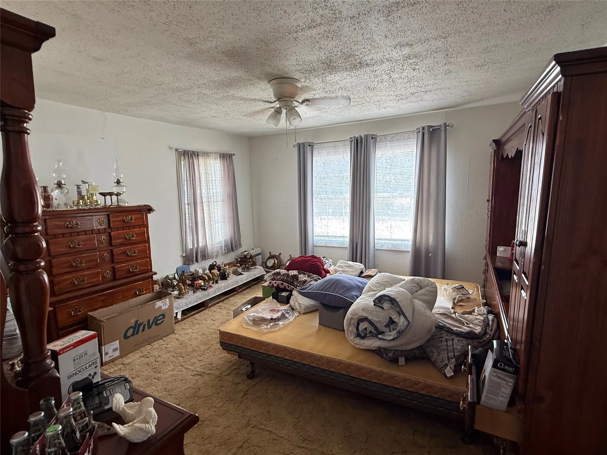 Single Family Residence For Sale in Mc Lennan County , 2233 Park Lake Drive, Waco, Texas 76708, 2 Bedrooms, 1 Bathroom, 1 Garage spaces, 1,108 Sqft, built in 1918, Price $148,900, mls#21350586, Real Estate Agent in Waco, Homes For Sale in Mc Lennan county, Homes For Sale in Waco, Realtor in Waco Texas, Real Estate Brokerage Independent Realty Texas, Luminita Cordes Realtor