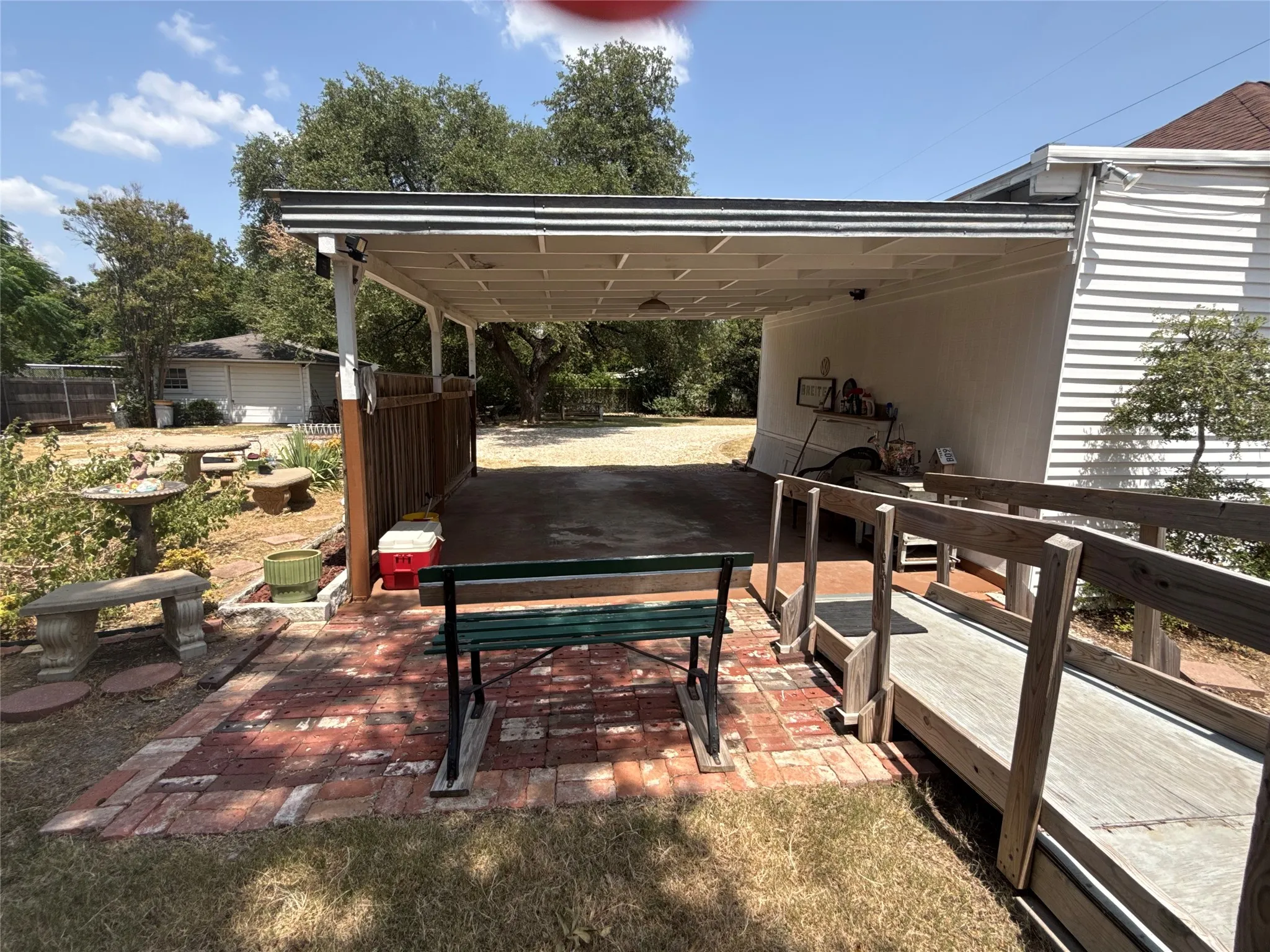 Single Family Residence For Sale in Mc Lennan County , 2233 Park Lake Drive, Waco, Texas 76708, 2 Bedrooms, 1 Bathroom, 1 Garage spaces, 1,108 Sqft, built in 1918, Price $148,900, mls#21350586, Real Estate Agent in Waco, Homes For Sale in Mc Lennan county, Homes For Sale in Waco, Realtor in Waco Texas, Real Estate Brokerage Independent Realty Texas, Luminita Cordes Realtor