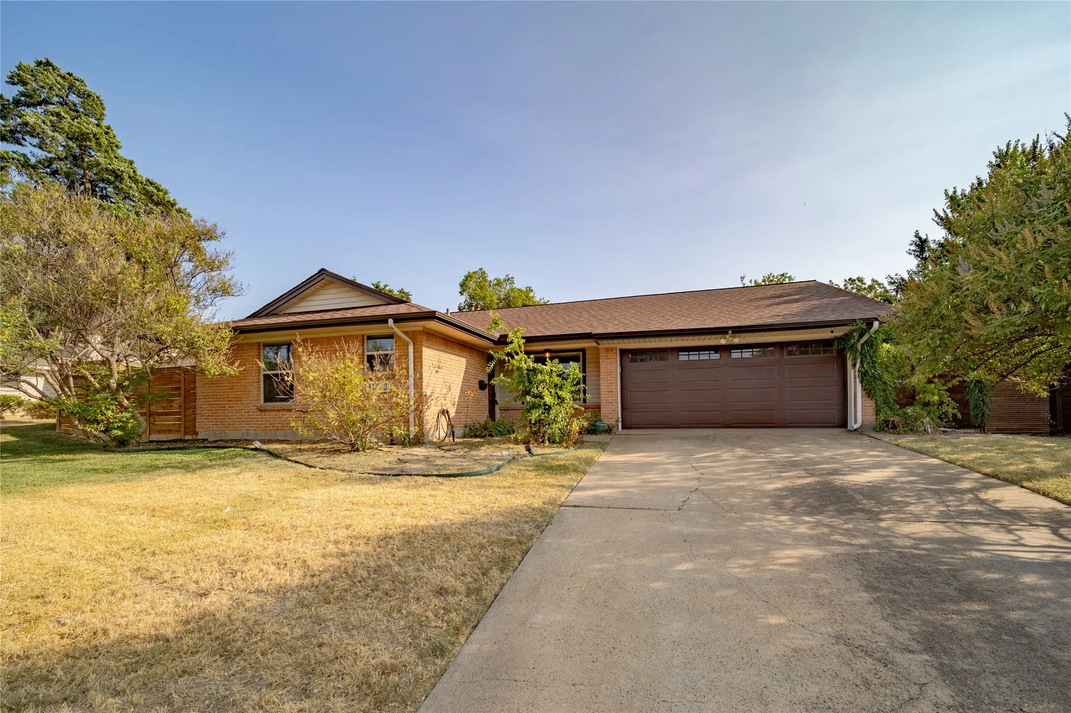 Welcome to 11030 Paddock Circle.