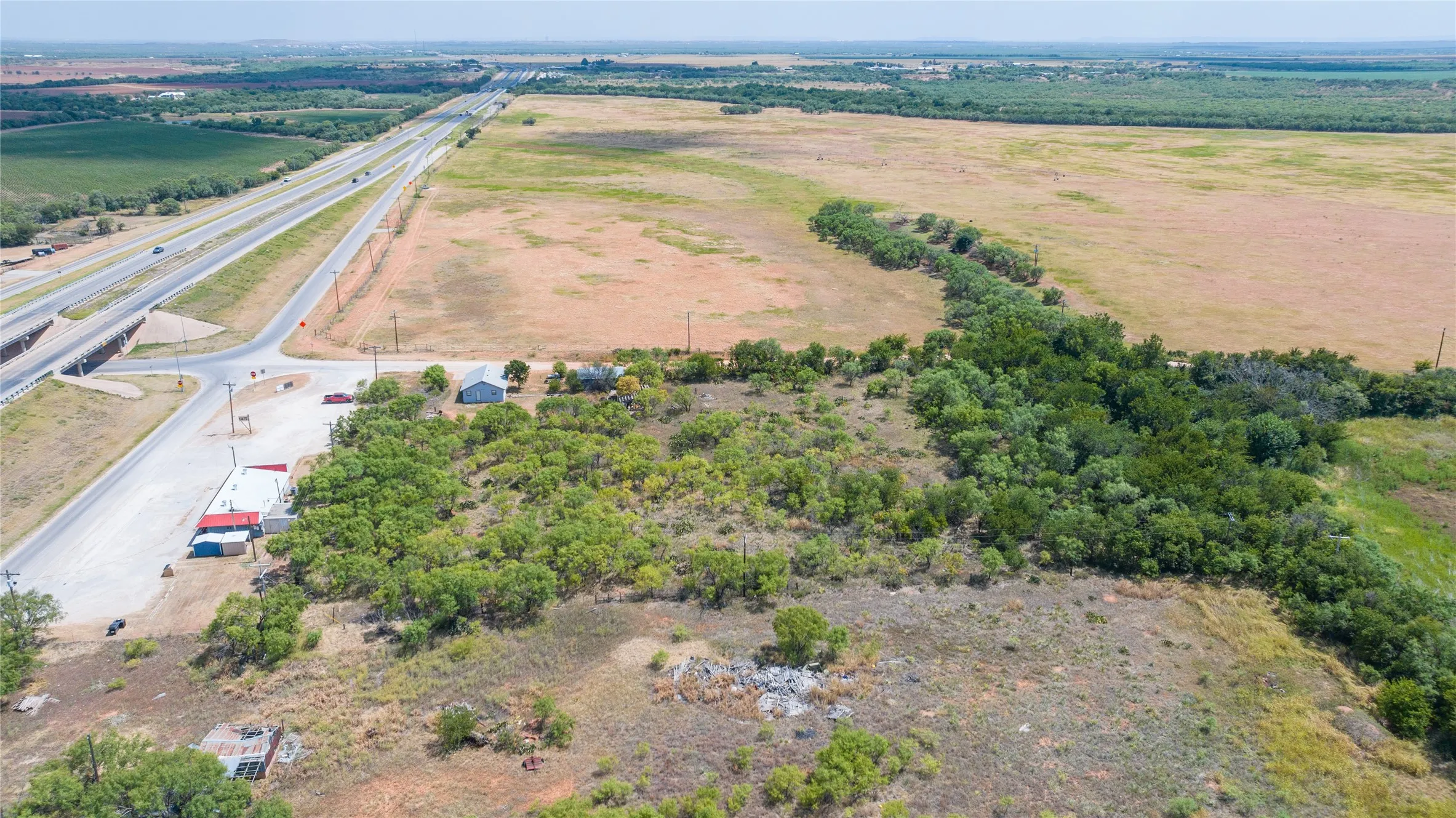 Single Family Residence For Sale in Jones County , 12143 County Road 509, Hawley, Texas 79525, 1 Bedroom, 1 Bathroom, Garage spaces, 972 Sqft, built in 1938, mls#21352167, Real Estate Agent in Hawley, Homes For Sale in Jones county, Homes For Sale in Hawley, Realtor in Hawley Texas, Real Estate Brokerage Independent Realty Texas, Luminita Cordes Realtor